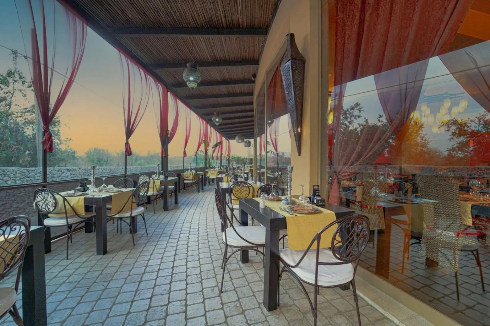 Restaurant/places to eat in Baia Dei Turchi Resort