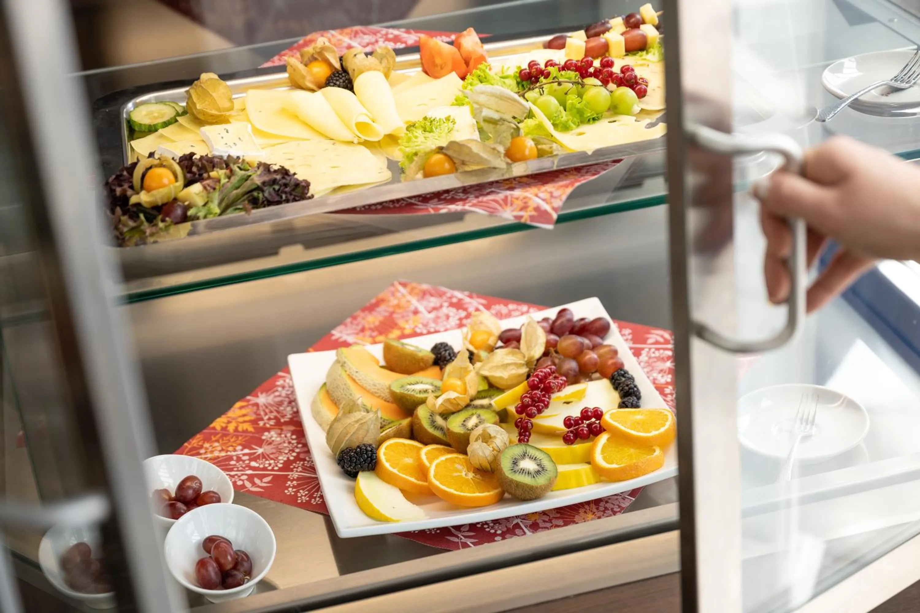 Buffet breakfast in Hotel Drei Rosen