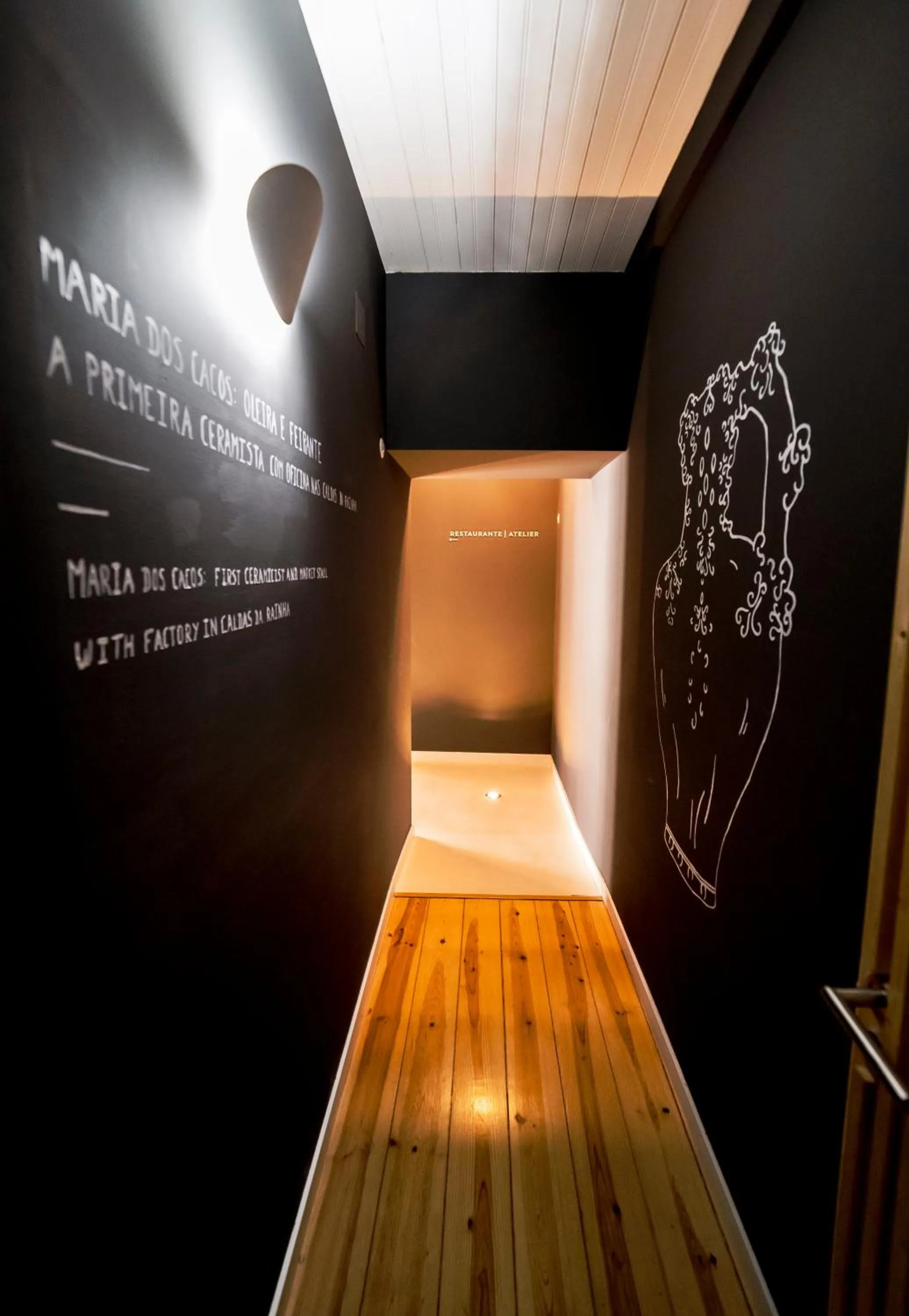 Restaurant/places to eat, Bed in 19 Tile Ceramic Concept - by Unlock Hotels