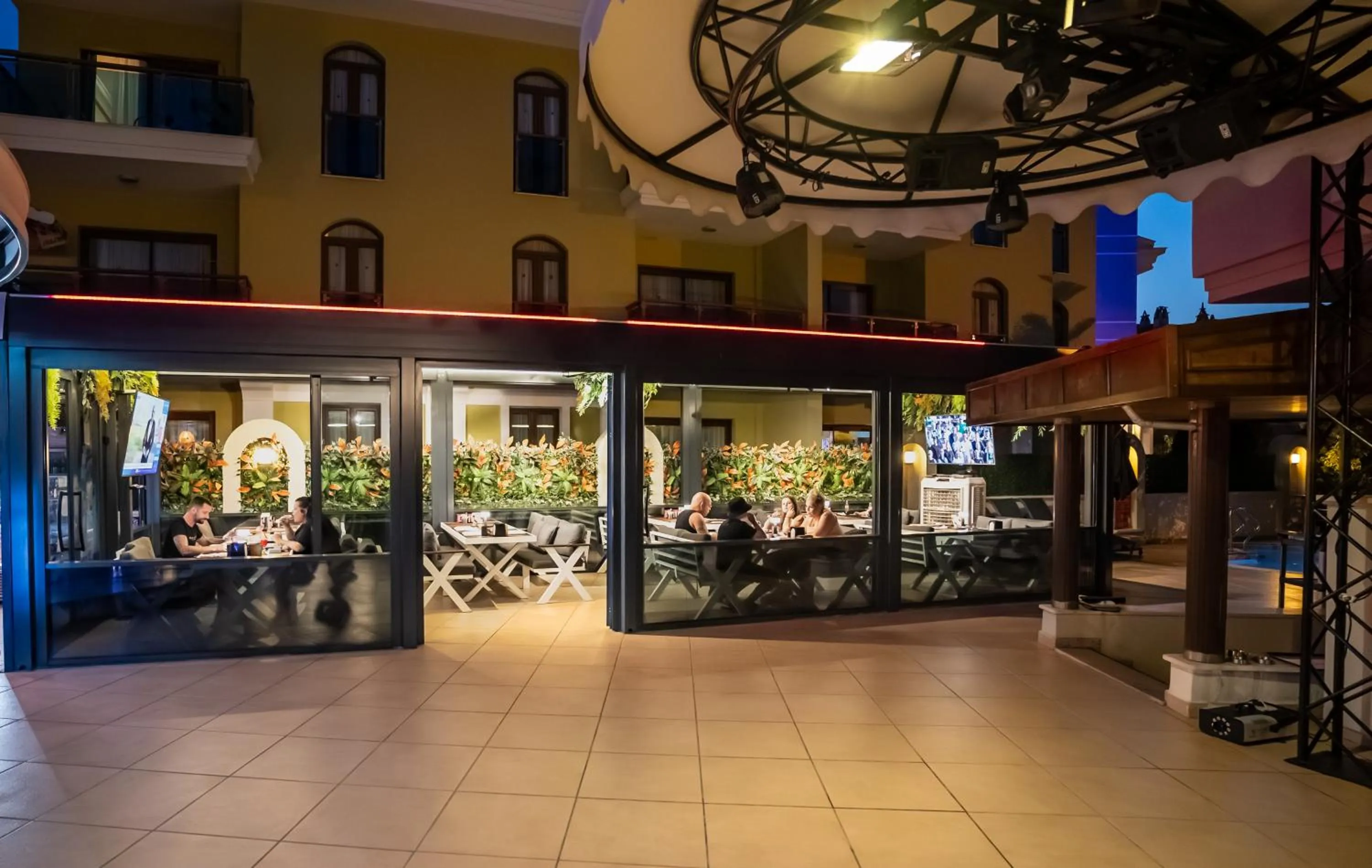 Club Karakas Apart Otel