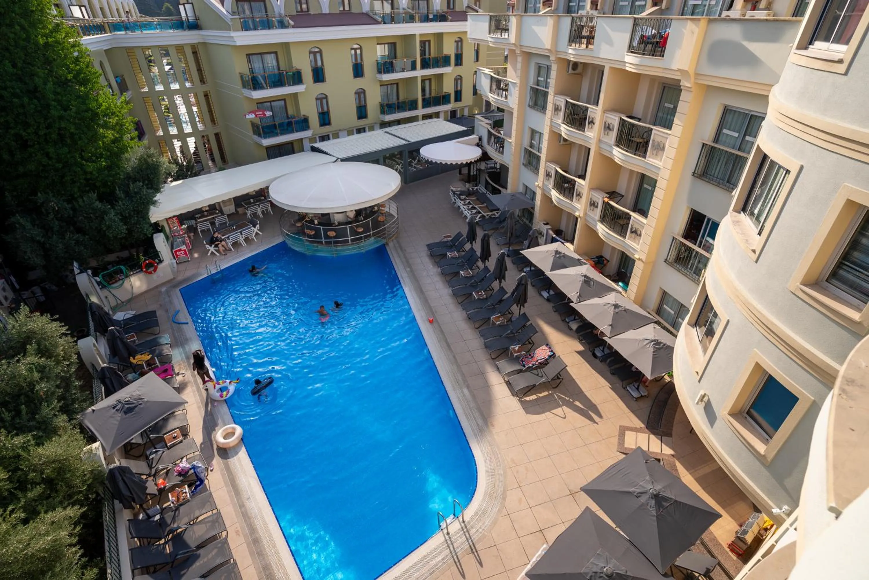 Club Karakas Apart Otel