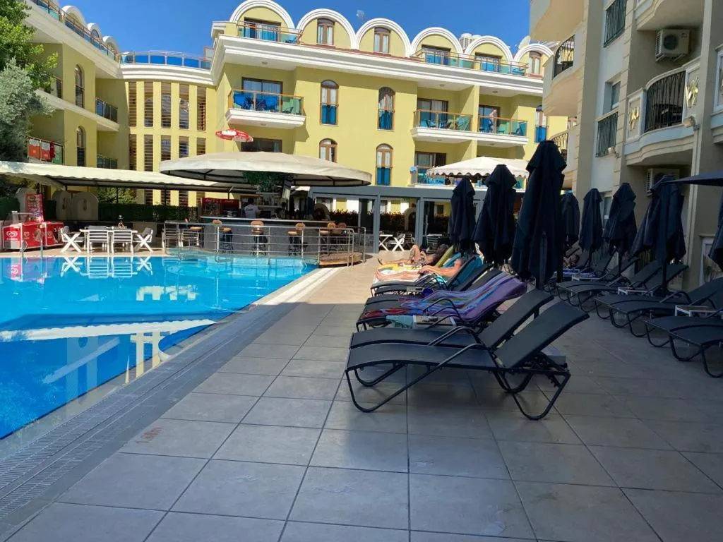 Club Karakas Apart Otel