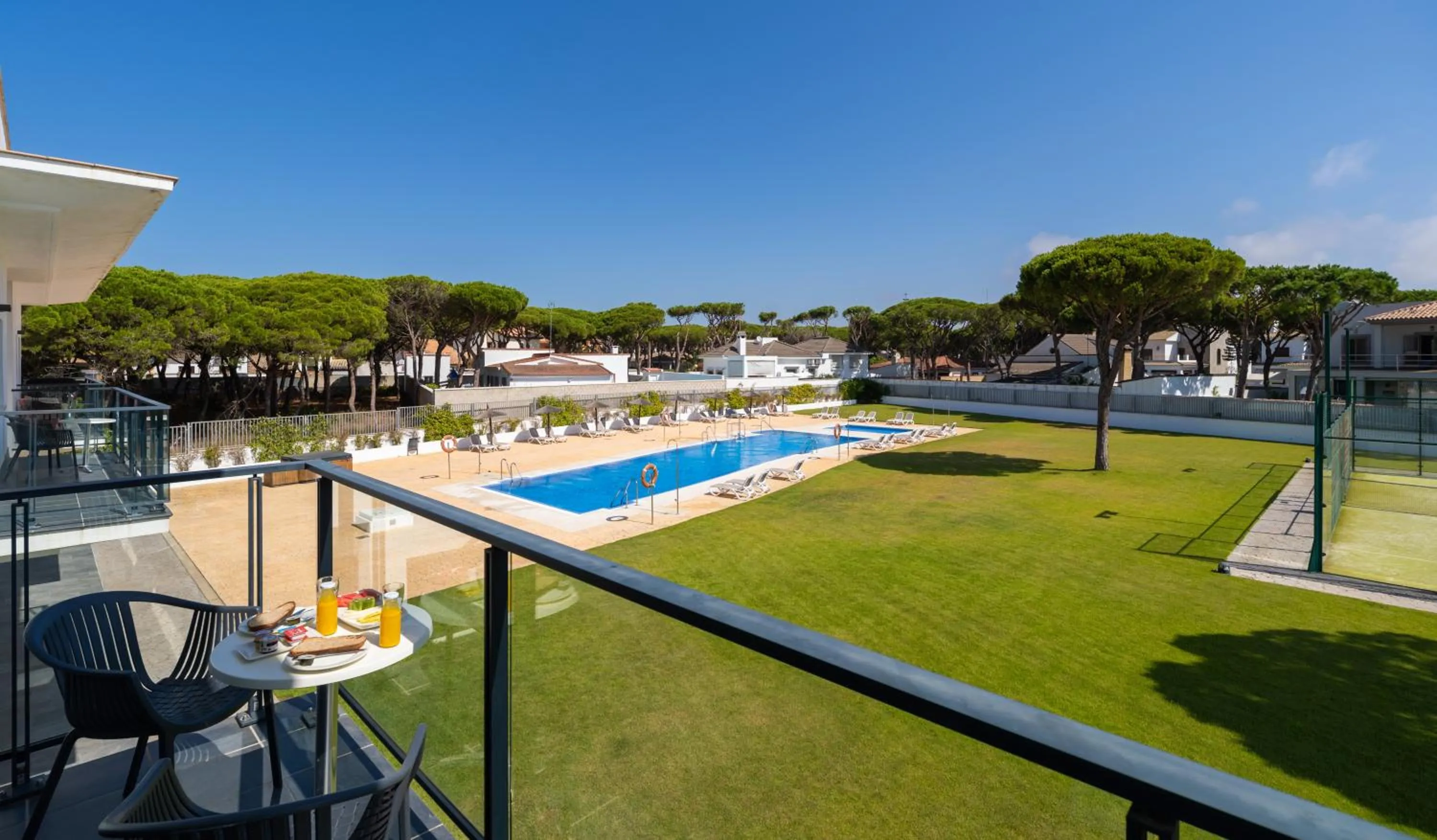 Day in Complejo Al Sur - by Grupo Tribu