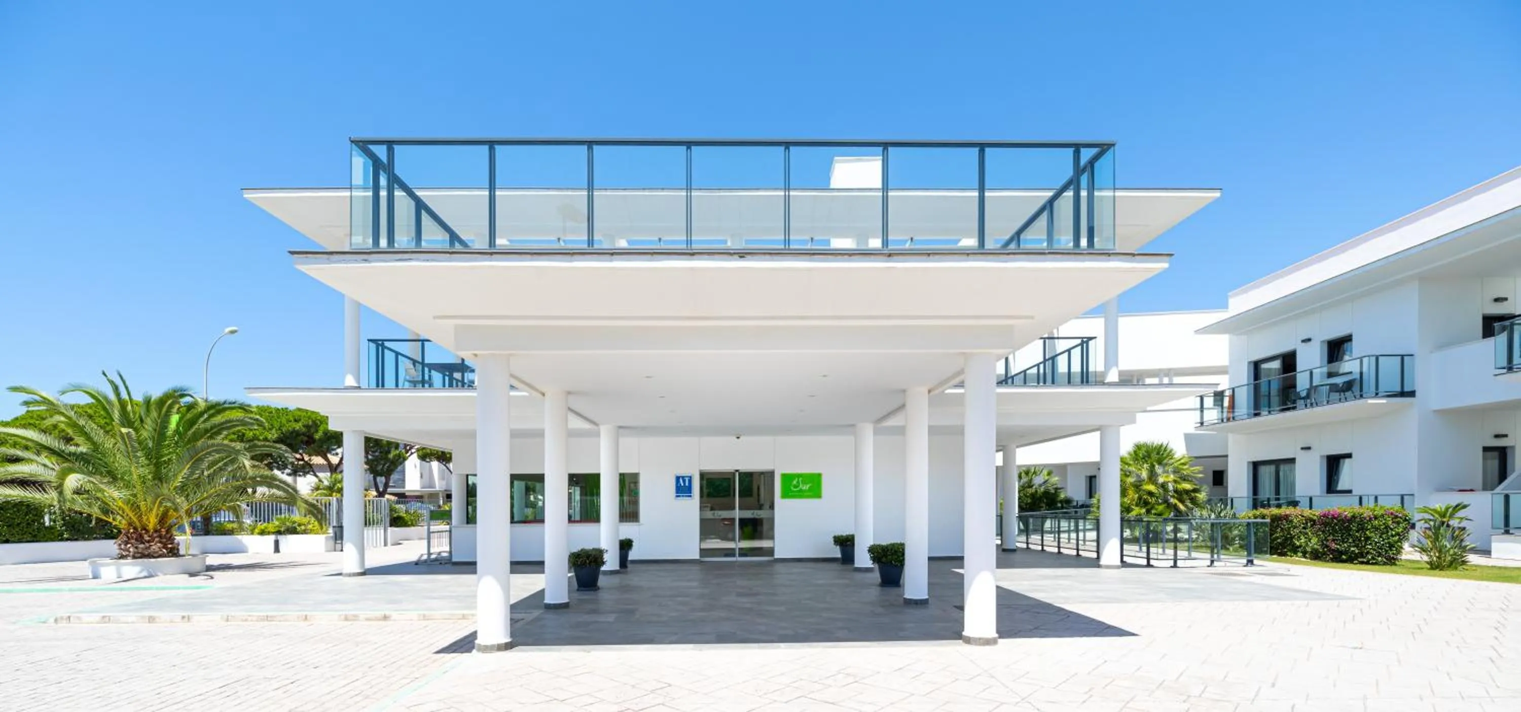 Facade/entrance in Complejo Al Sur - by Grupo Tribu