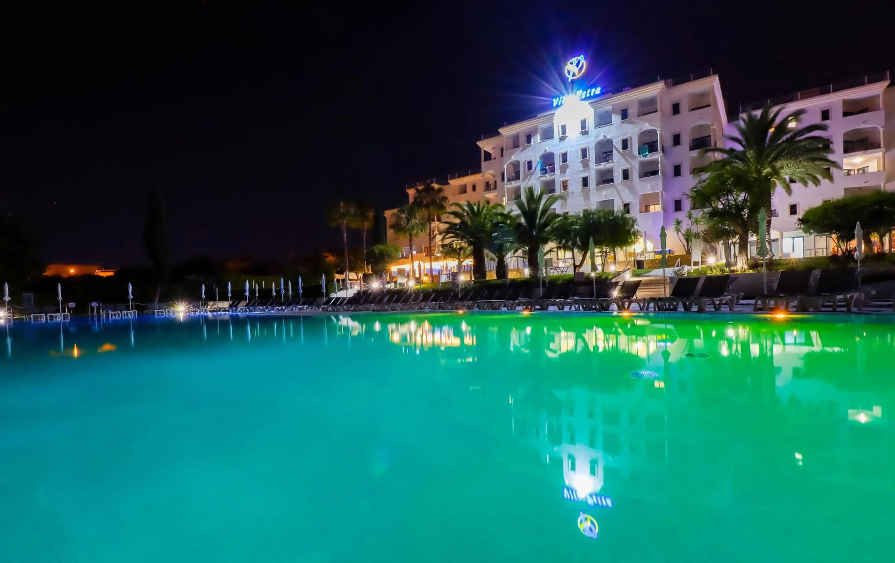 Property building in Vila Petra