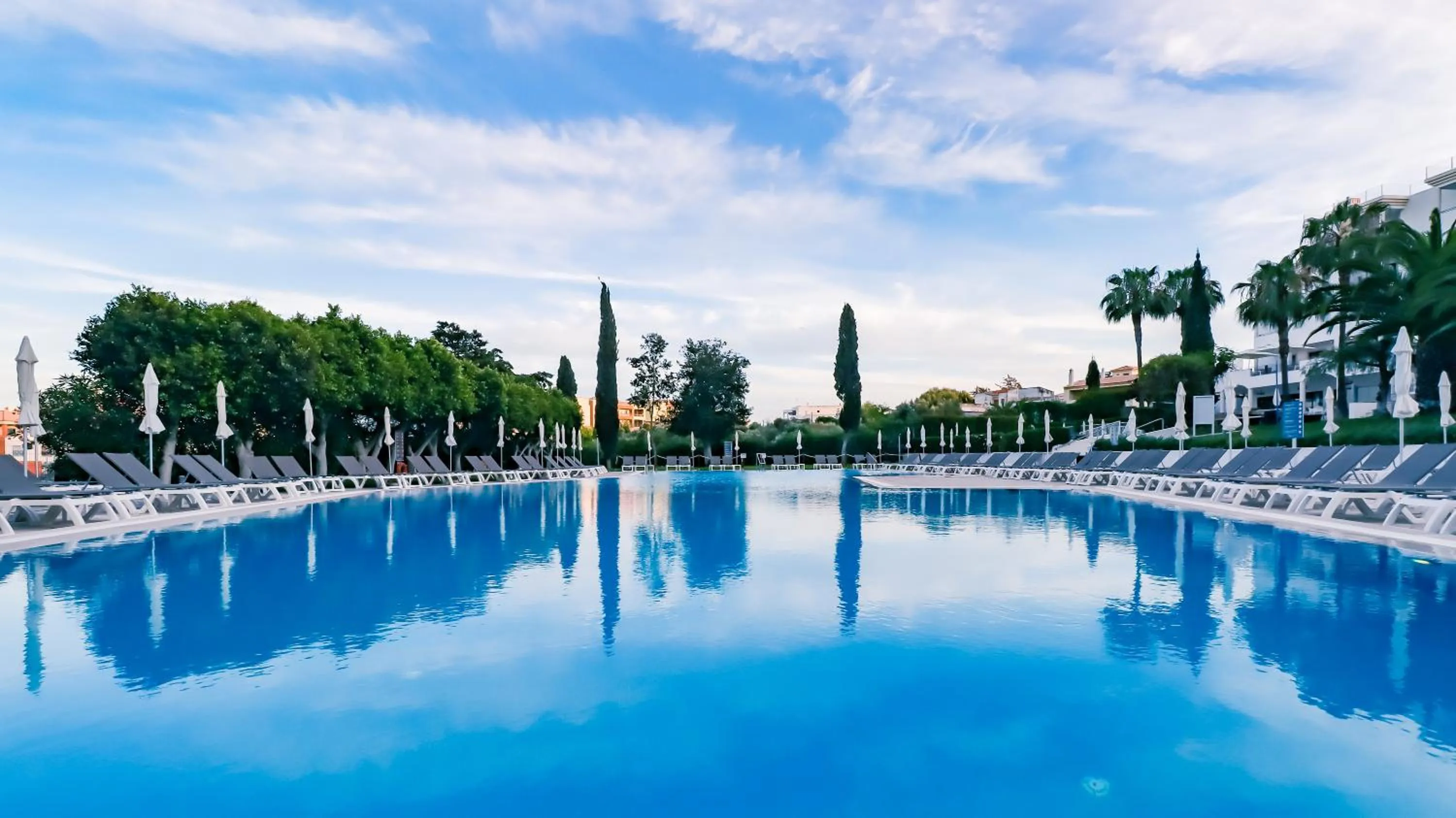 Swimming pool in Vila Petra