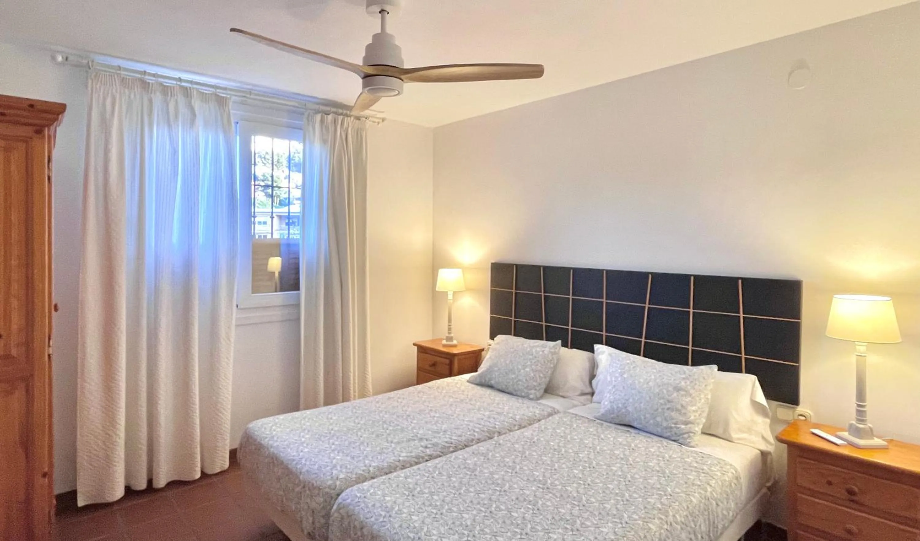 Bedroom, Bed in Apartamentos Turísticos La Mundial