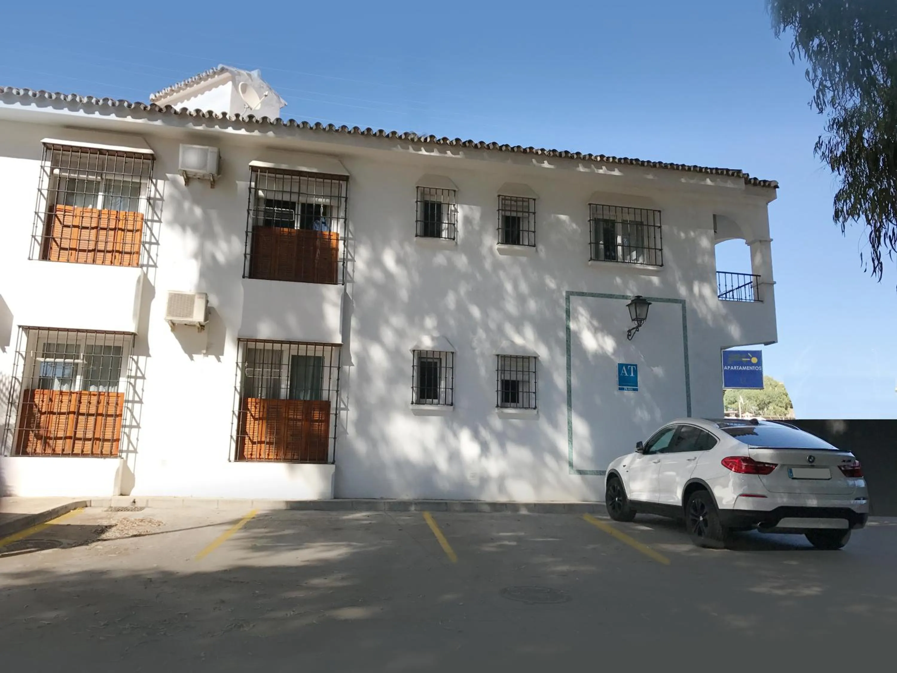 Facade/entrance in Apartamentos Turísticos La Mundial