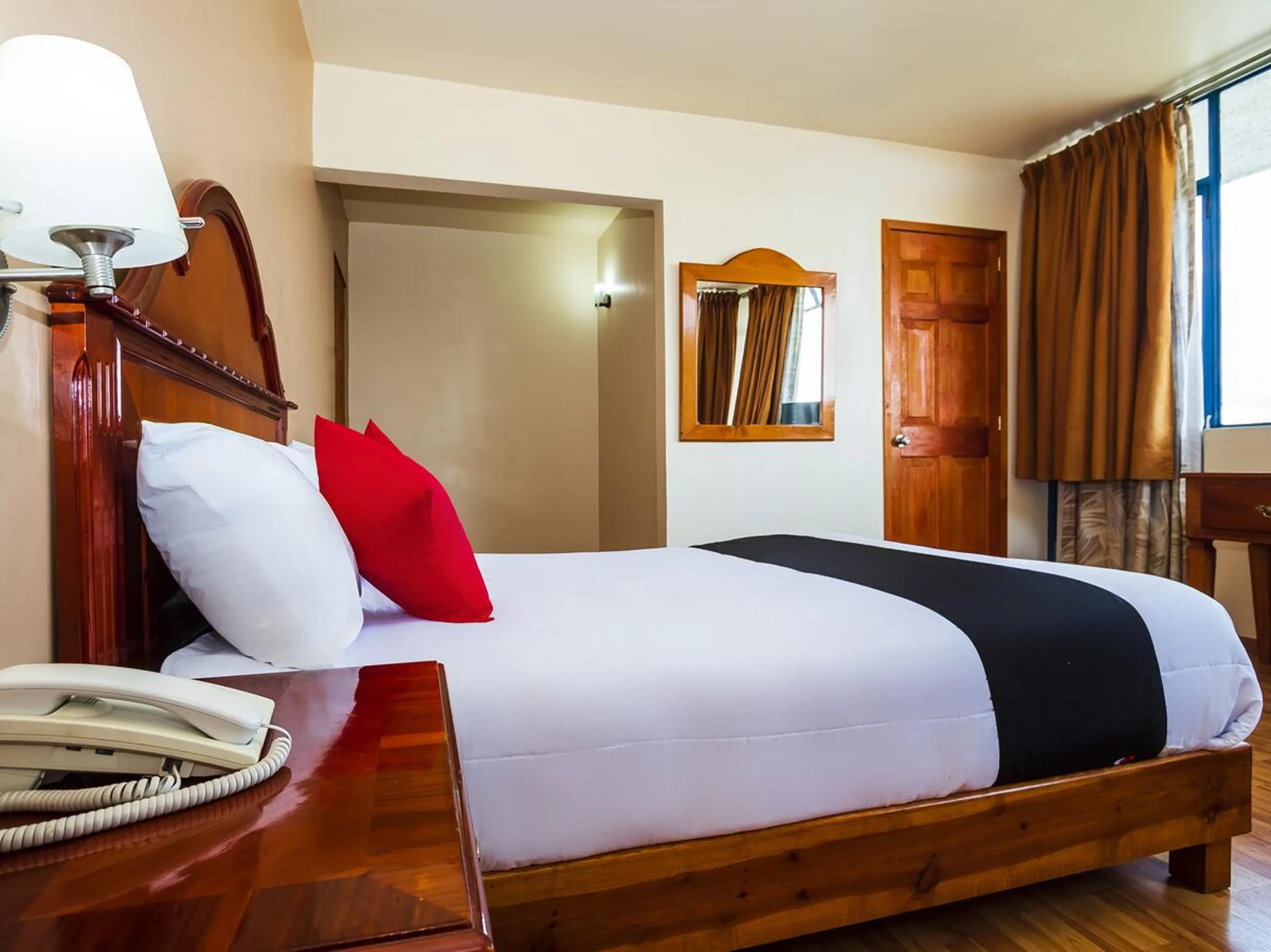 Bedroom, Bed in Hotel De La Loma