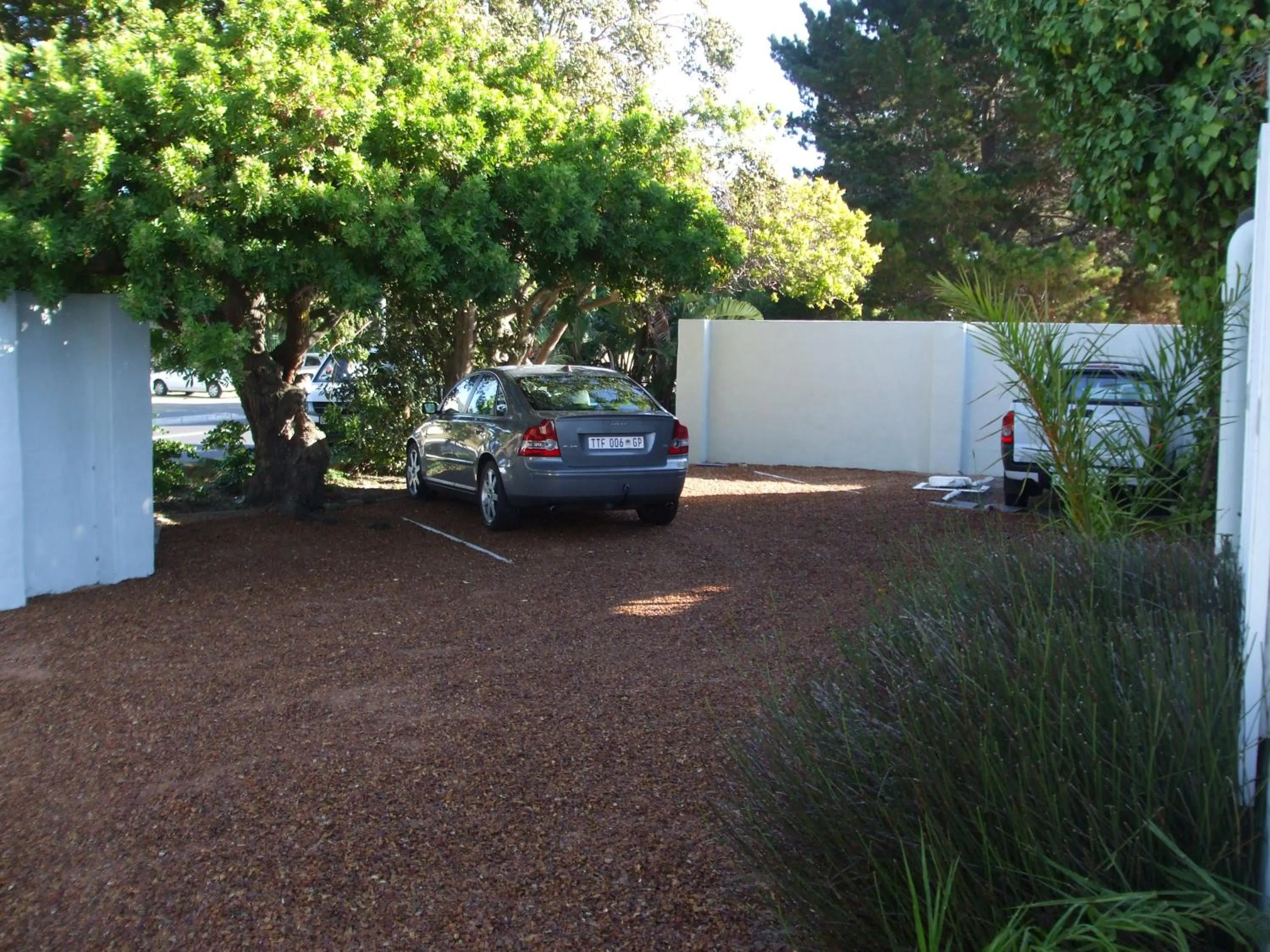 Area and facilities in Be My Guest Lodge