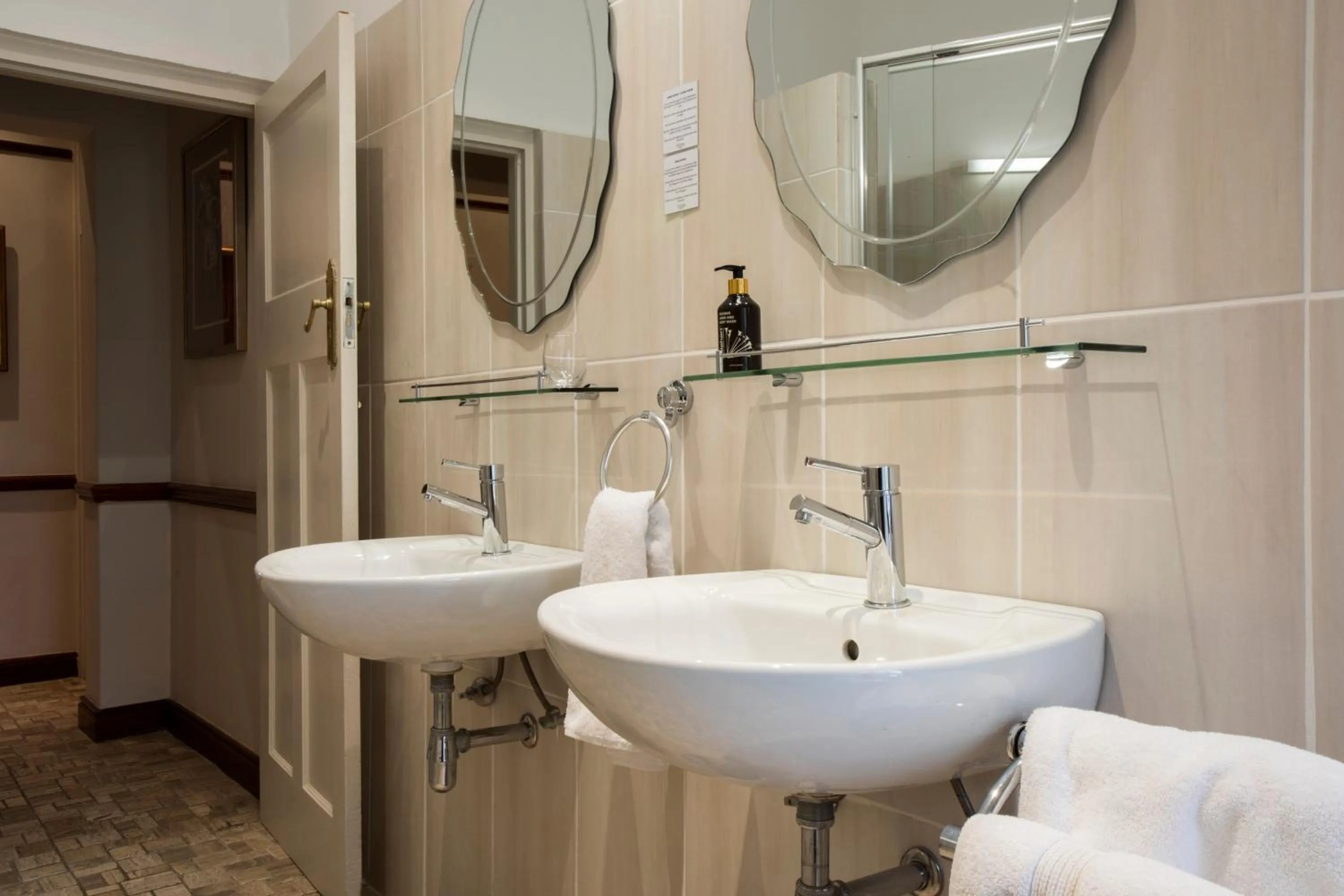 The Country Guesthouse