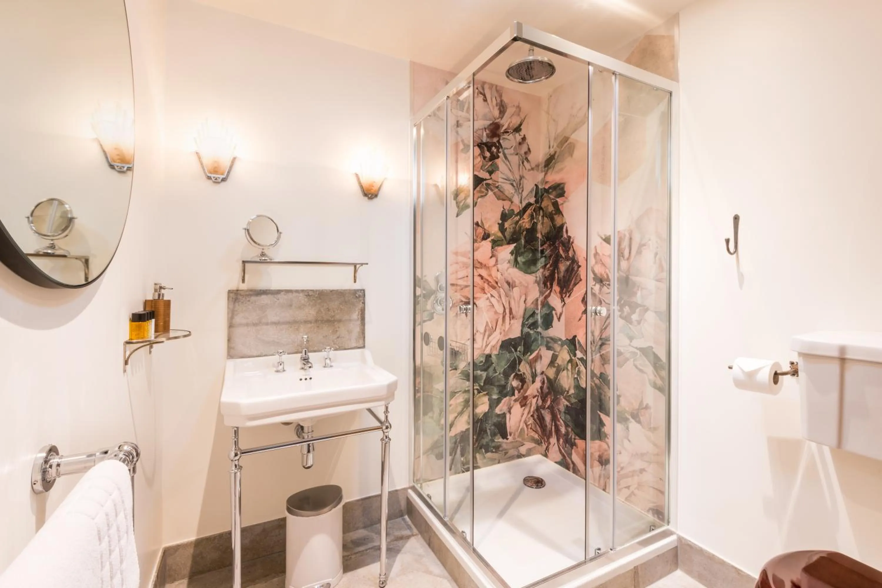 Toilet in The Brisley Bell