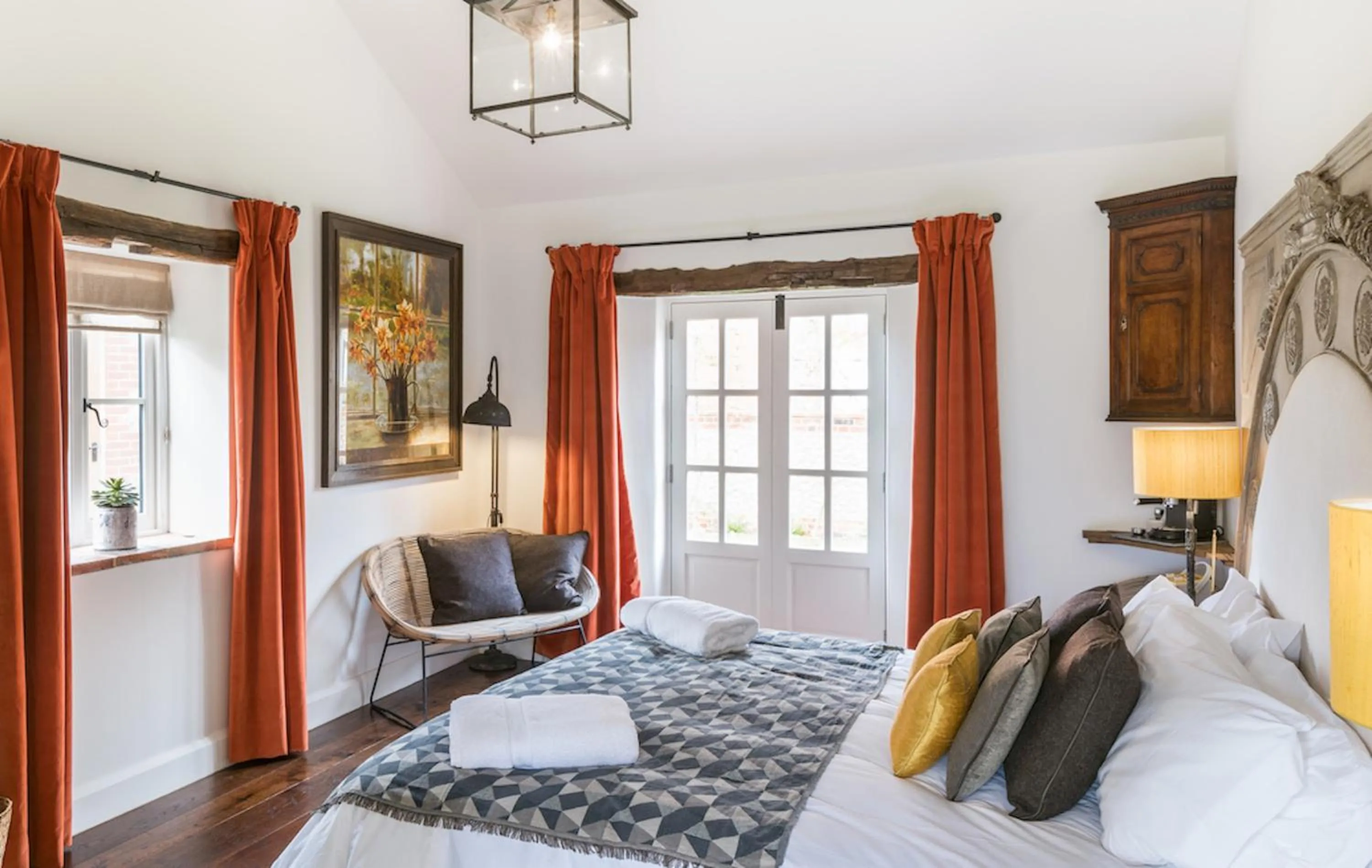 Photo of the whole room, Bed in The Brisley Bell