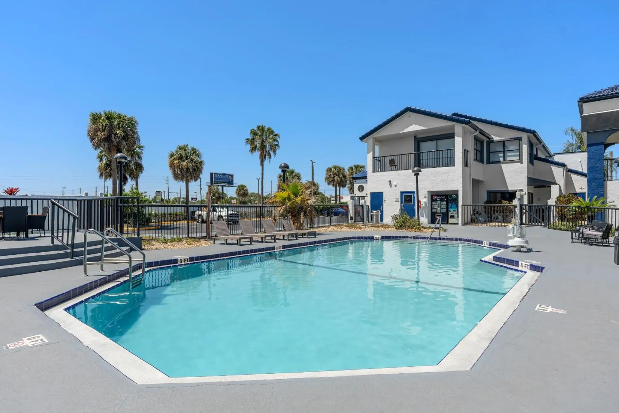 Swimming pool in Baymont by Wyndham Orlando East
