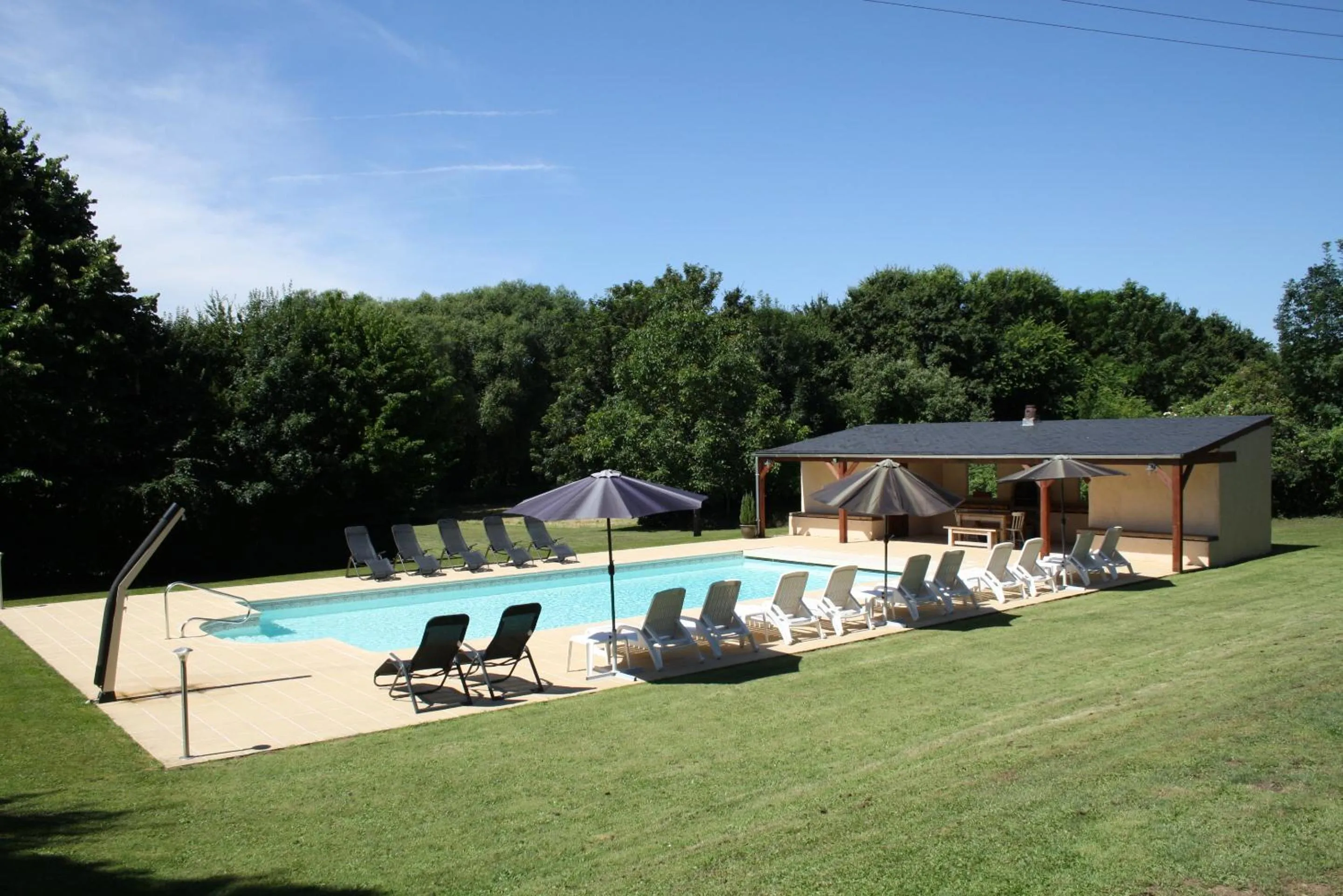 Pool view in Manoir de la Basse-Cour