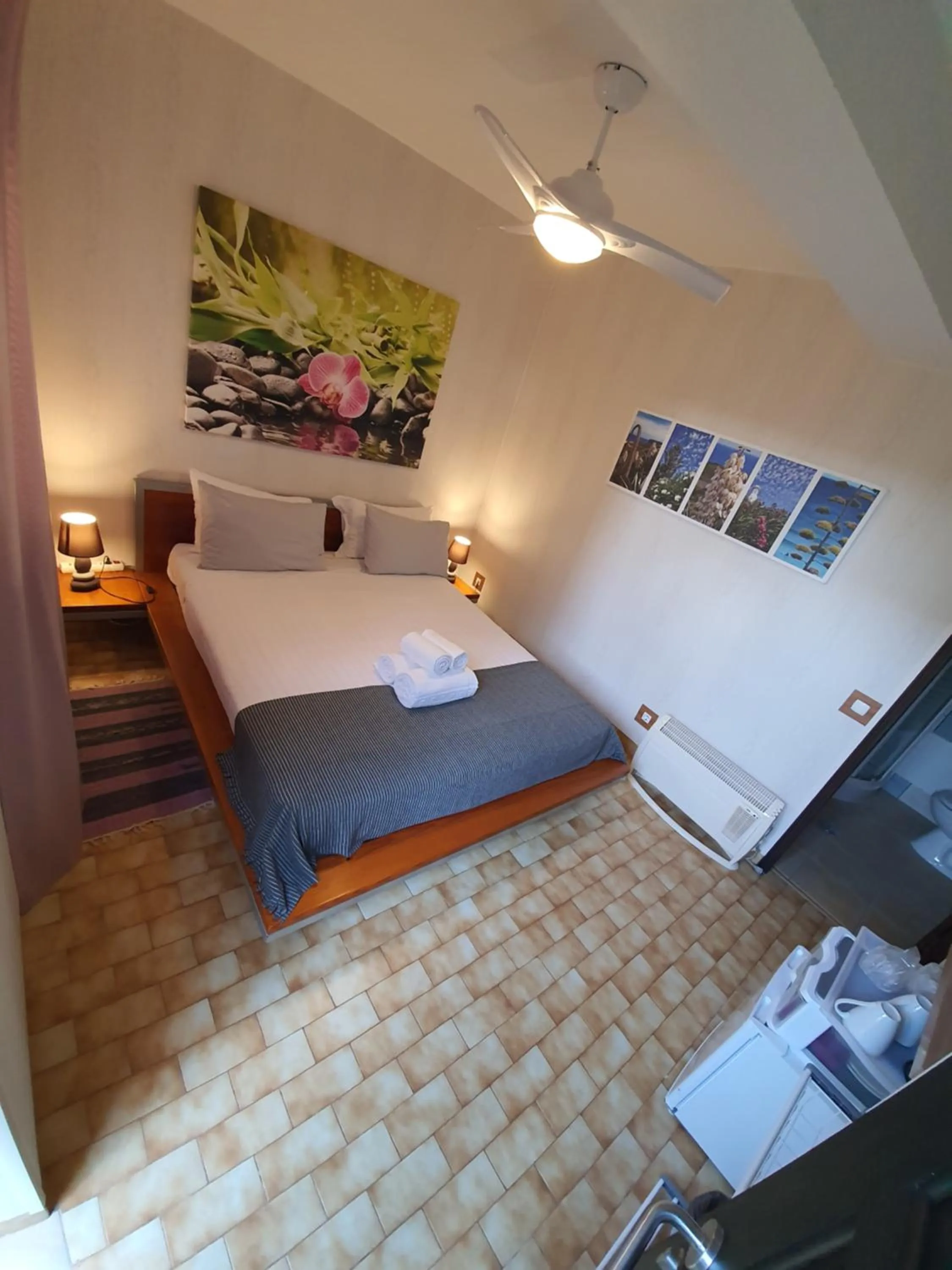 Bedroom, Bed in Ocean View Lagos