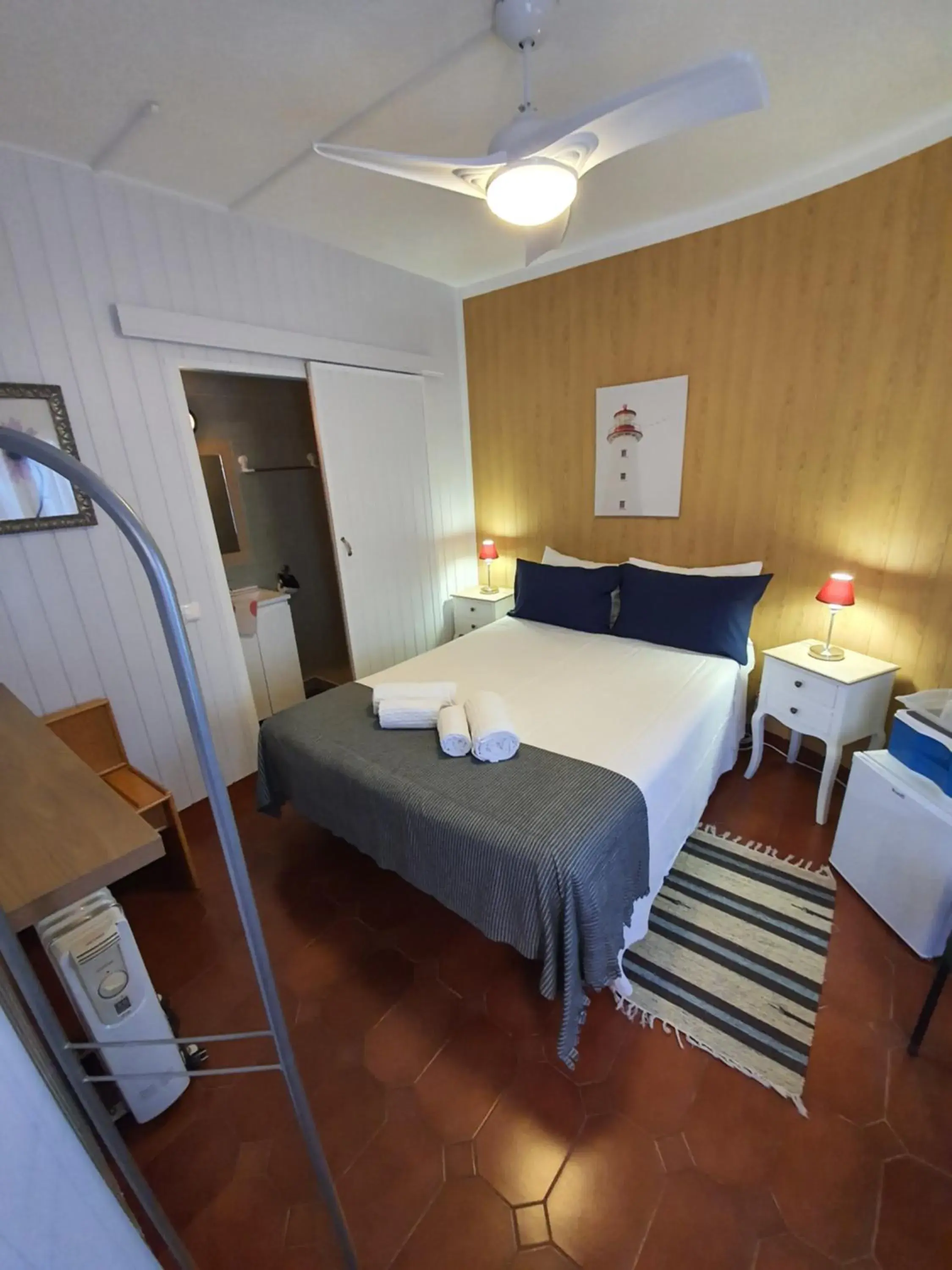 Budget Double Room in Ocean View Lagos Budget Double Room in Ocean View Lagos