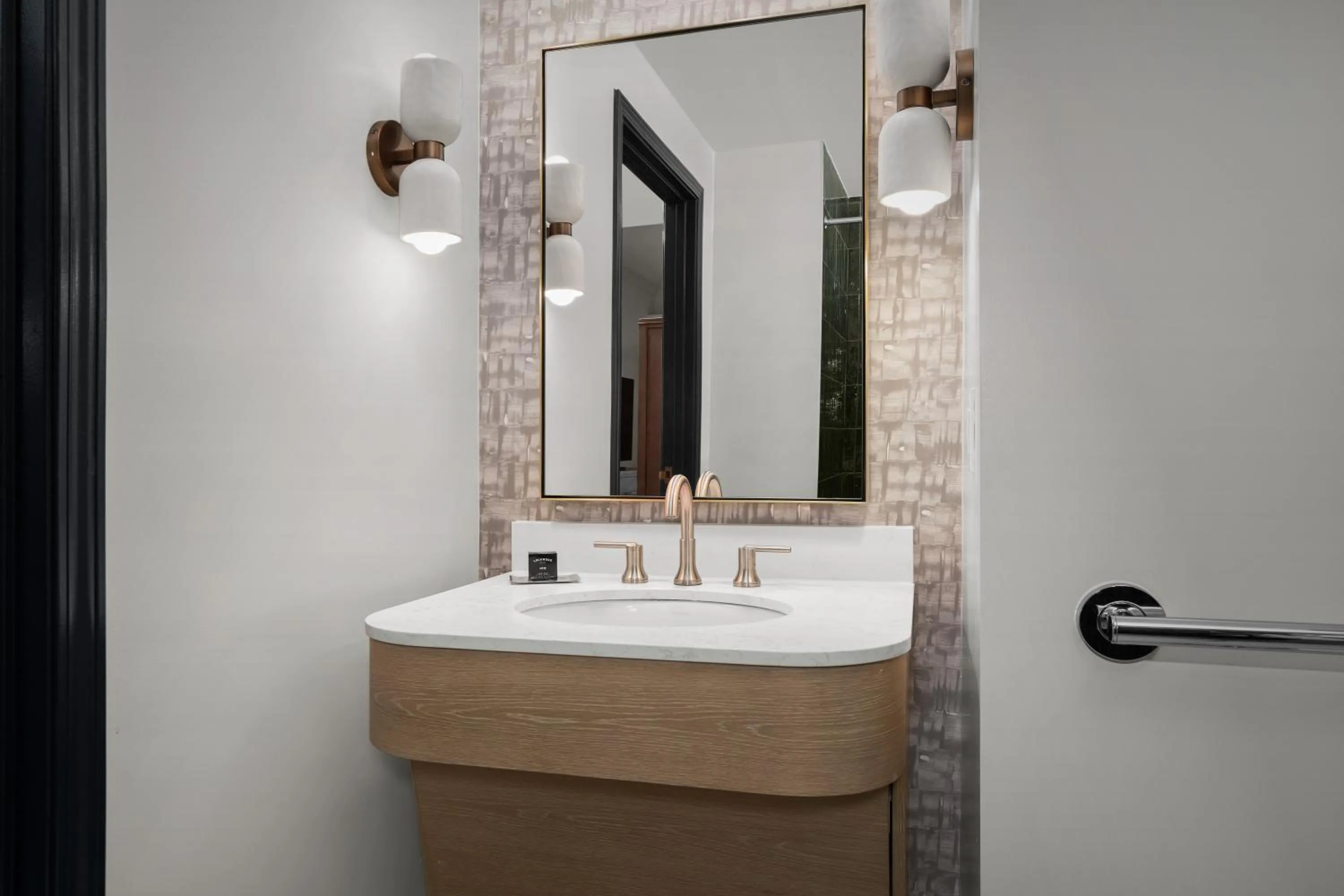 Bathroom in Bellasera Hotel & Suites Paso Robles, Tapestry by Hilton