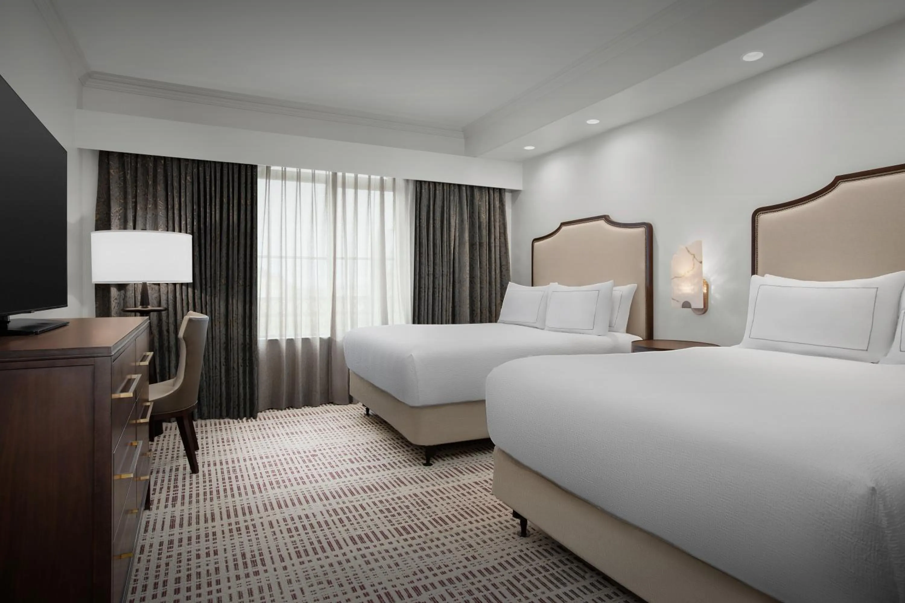 Bedroom, Bed in Bellasera Hotel & Suites Paso Robles, Tapestry by Hilton