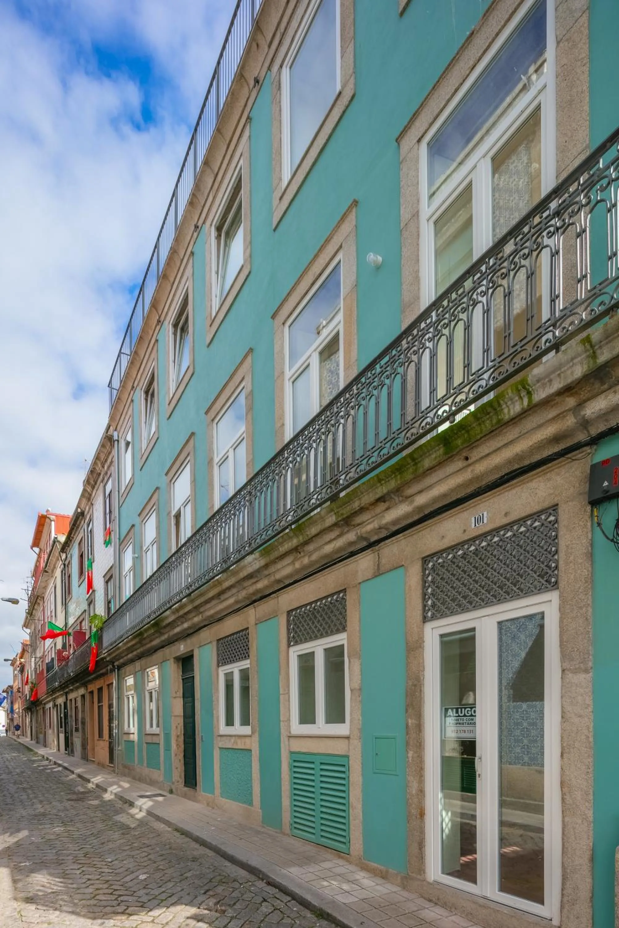 Property building in Indulge Porto Flats