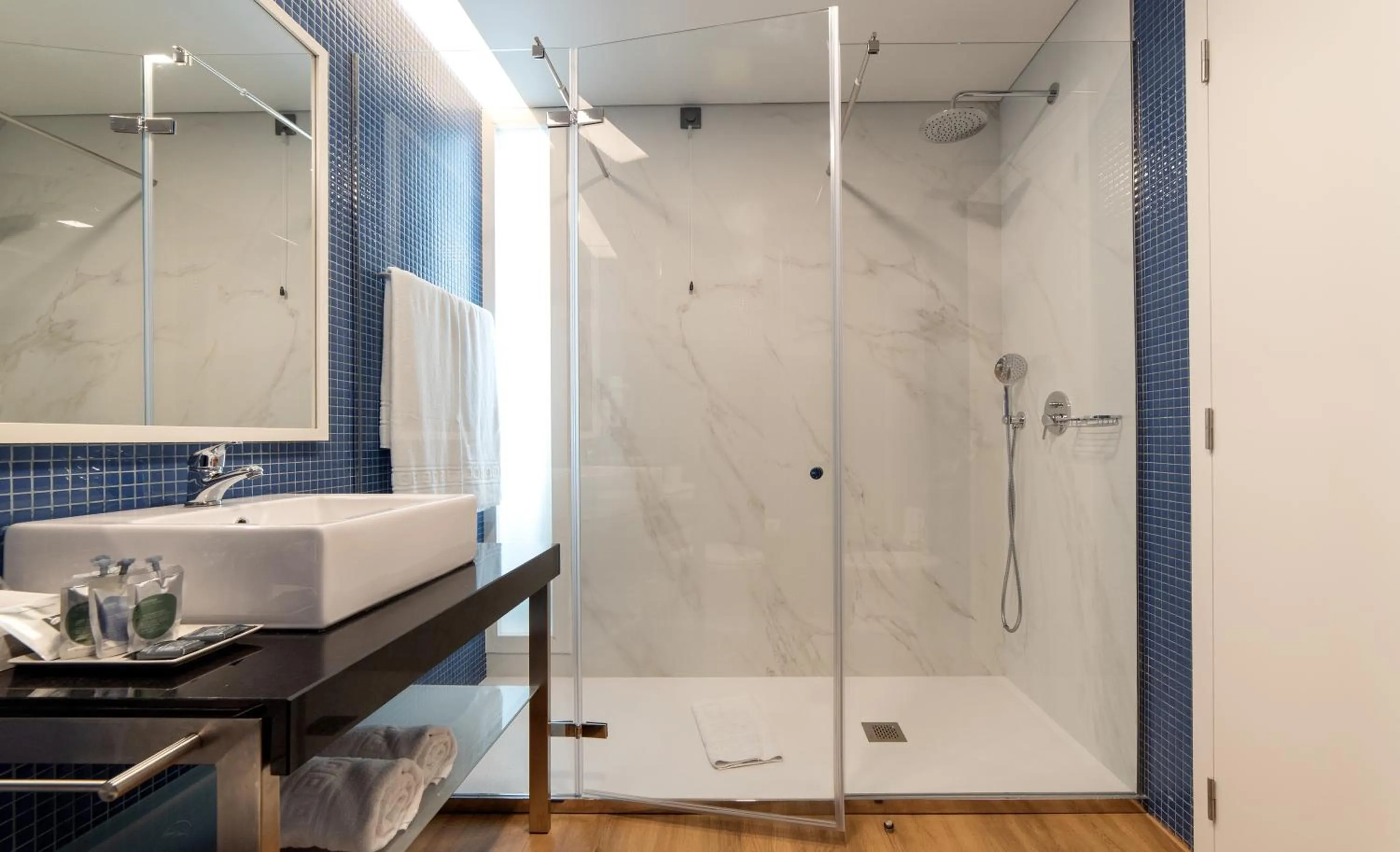 Shower in Hotel Flor De Sal