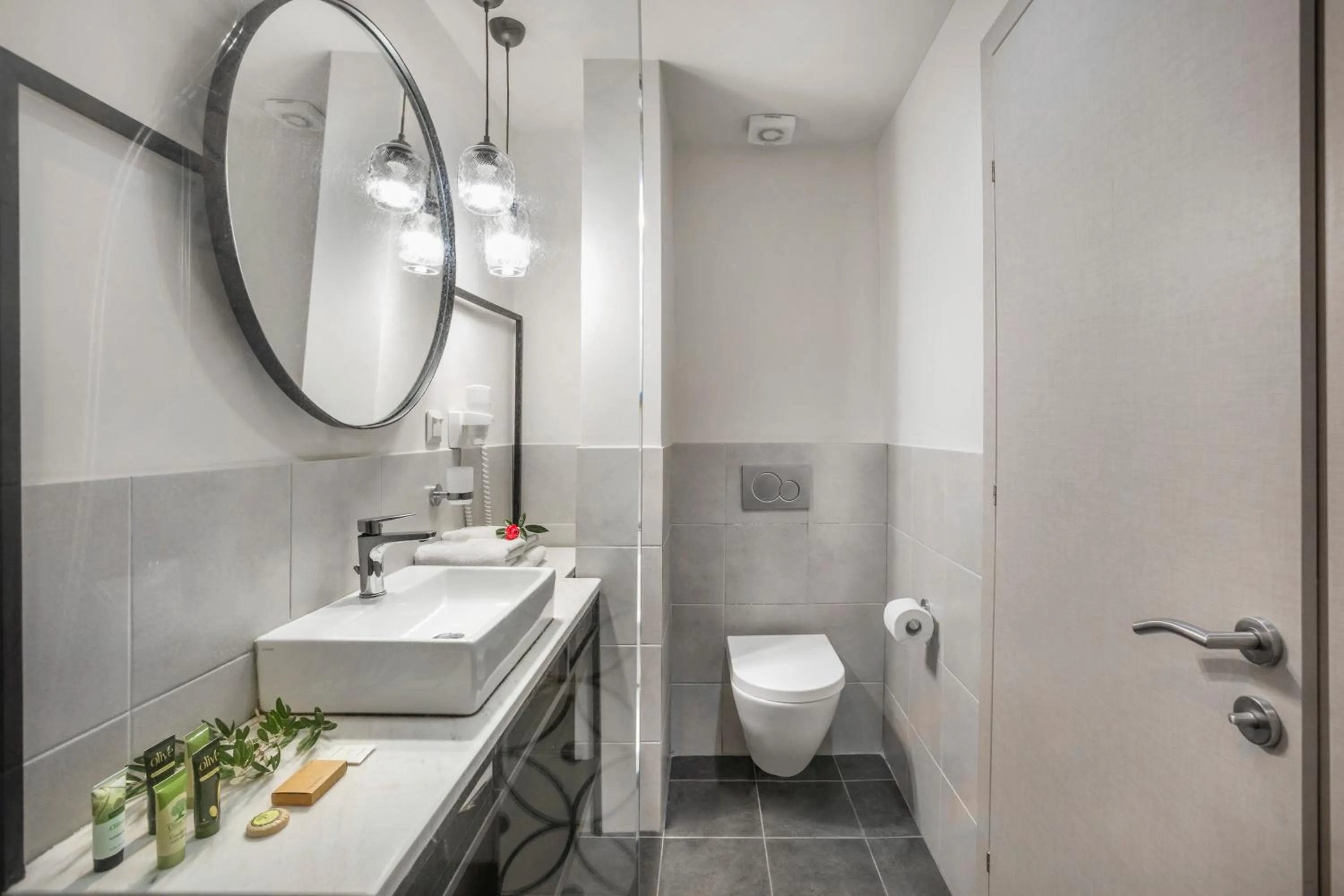 Toilet in Elies 33 Bio Retreat