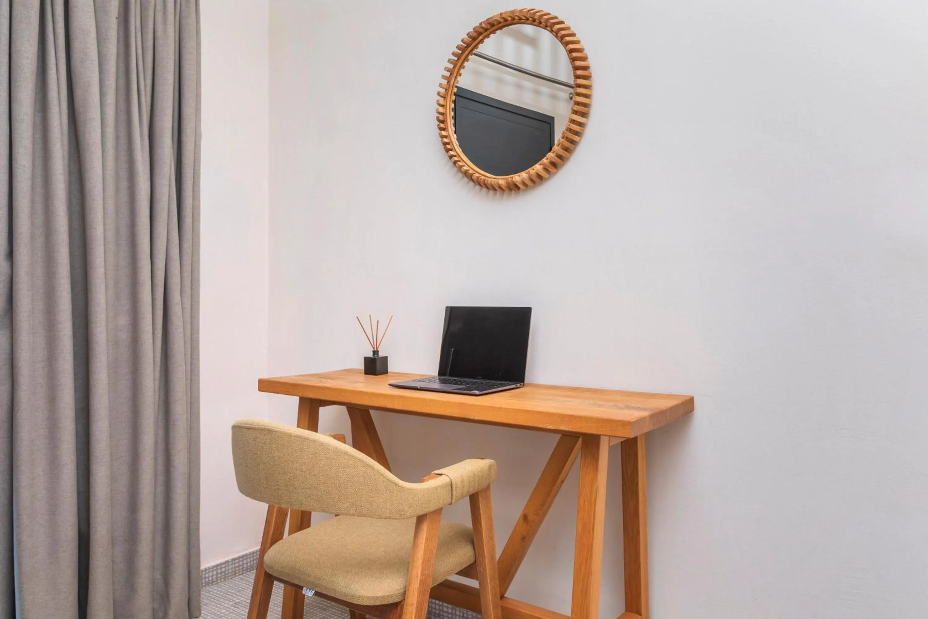 Decorative detail in Elies 33 Bio Retreat