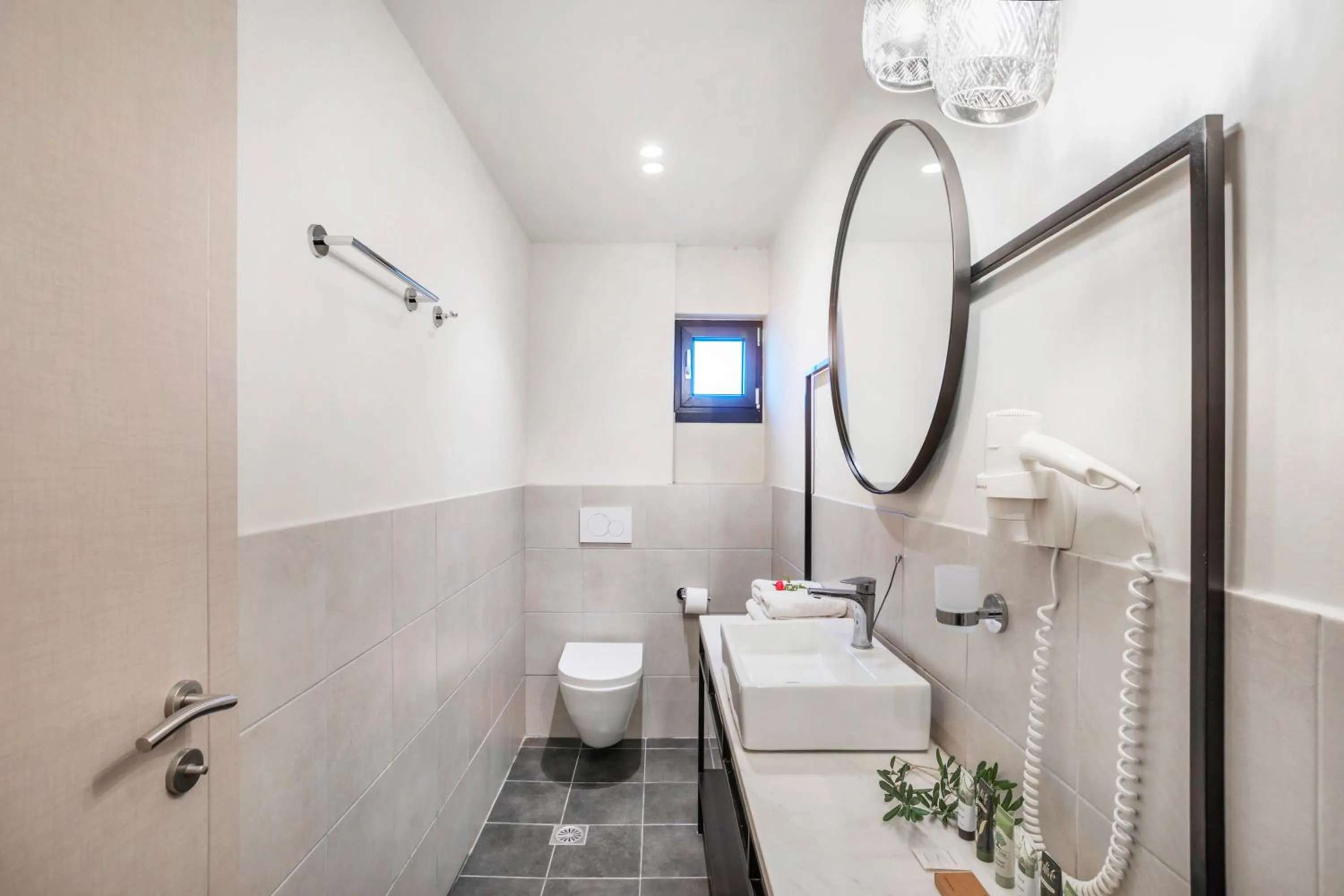 Toilet in Elies 33 Bio Retreat