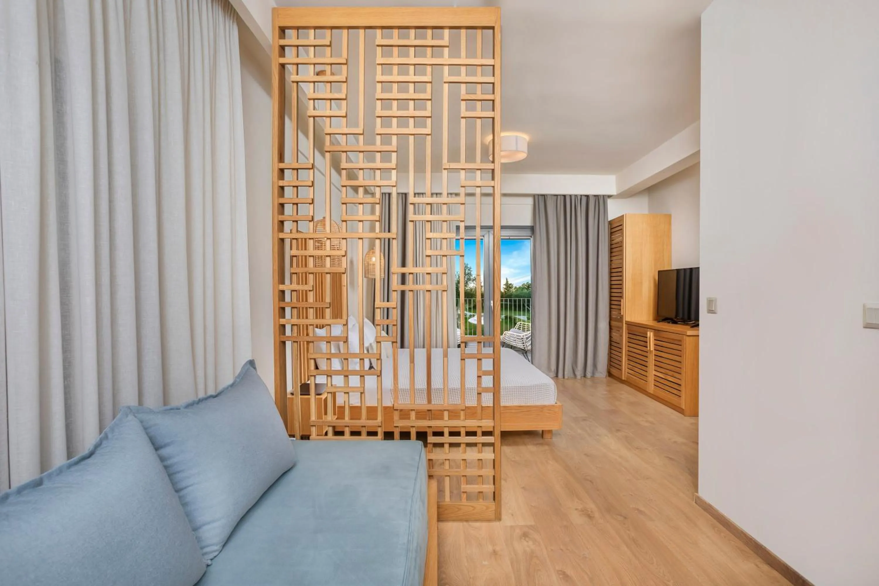 Photo of the whole room, Bed in Elies 33 Bio Retreat