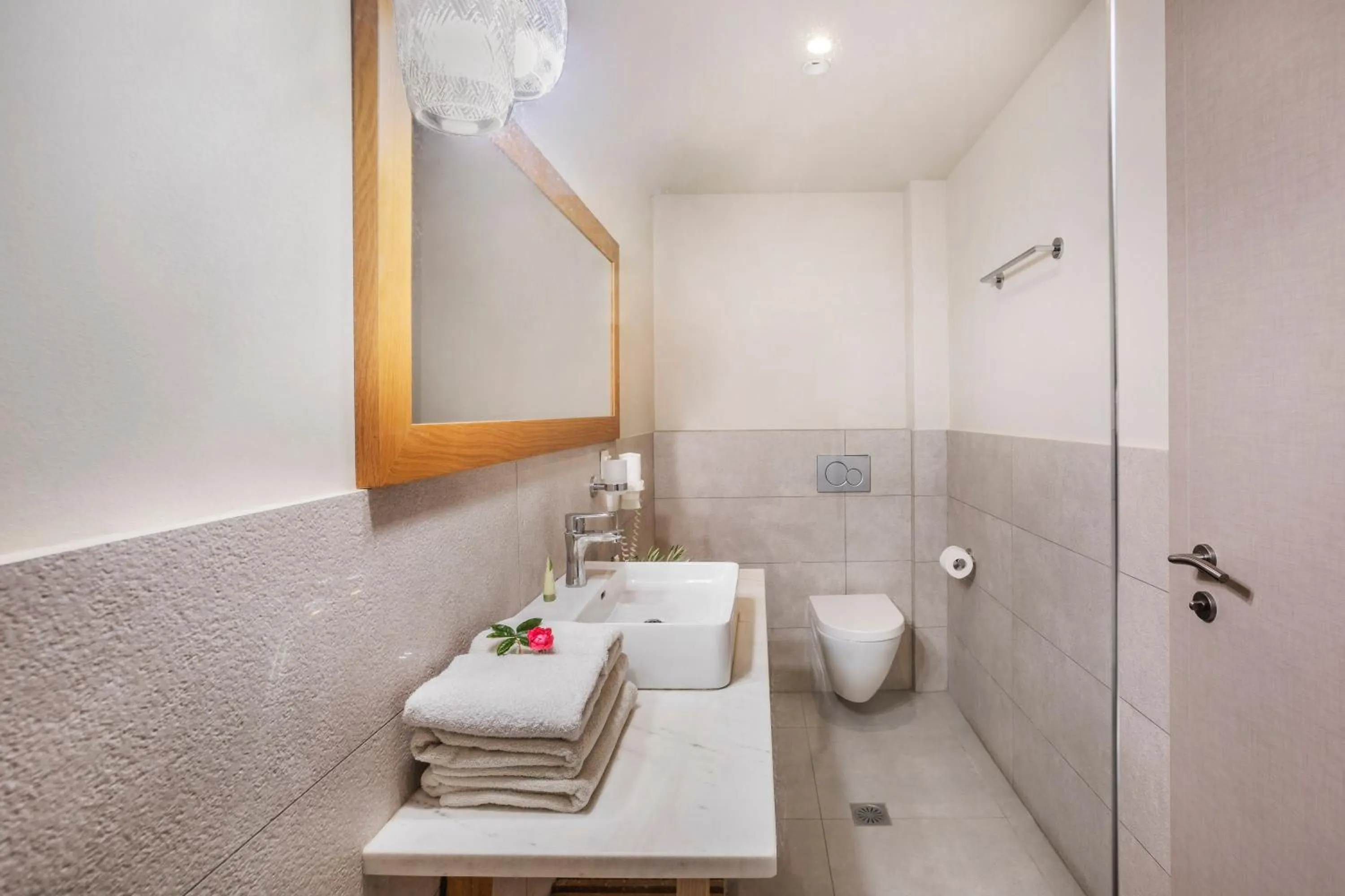 Toilet in Elies 33 Bio Retreat