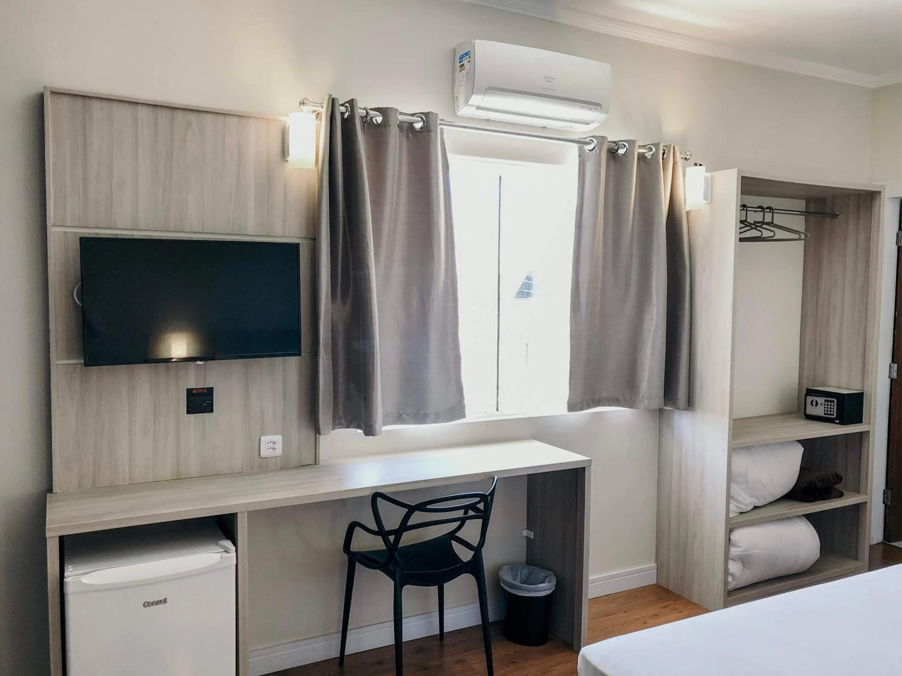 TV and multimedia, Bed in Sense Hotel Araucária