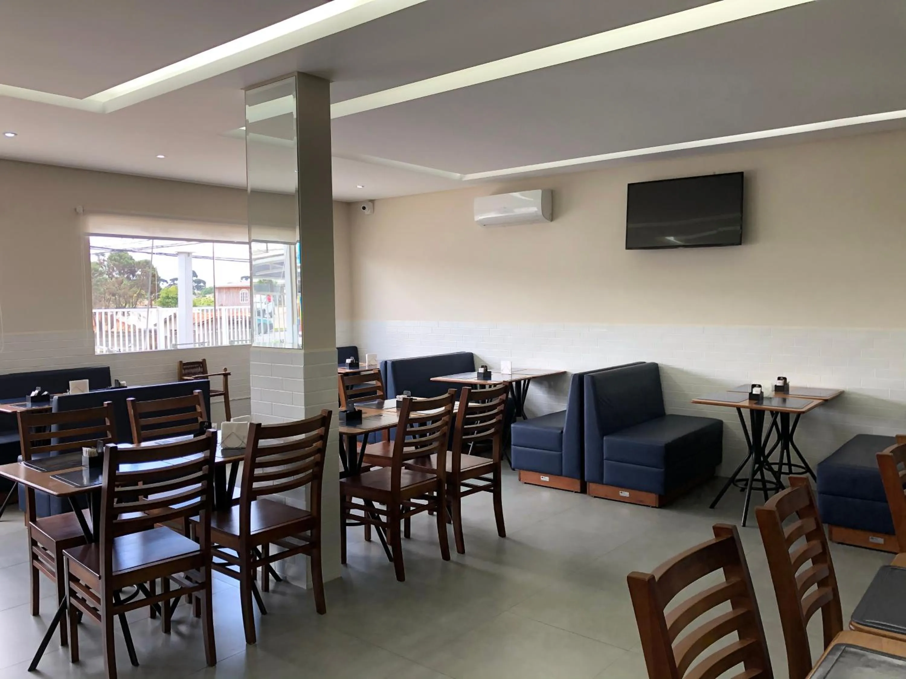 Restaurant/places to eat in Sense Hotel Araucária