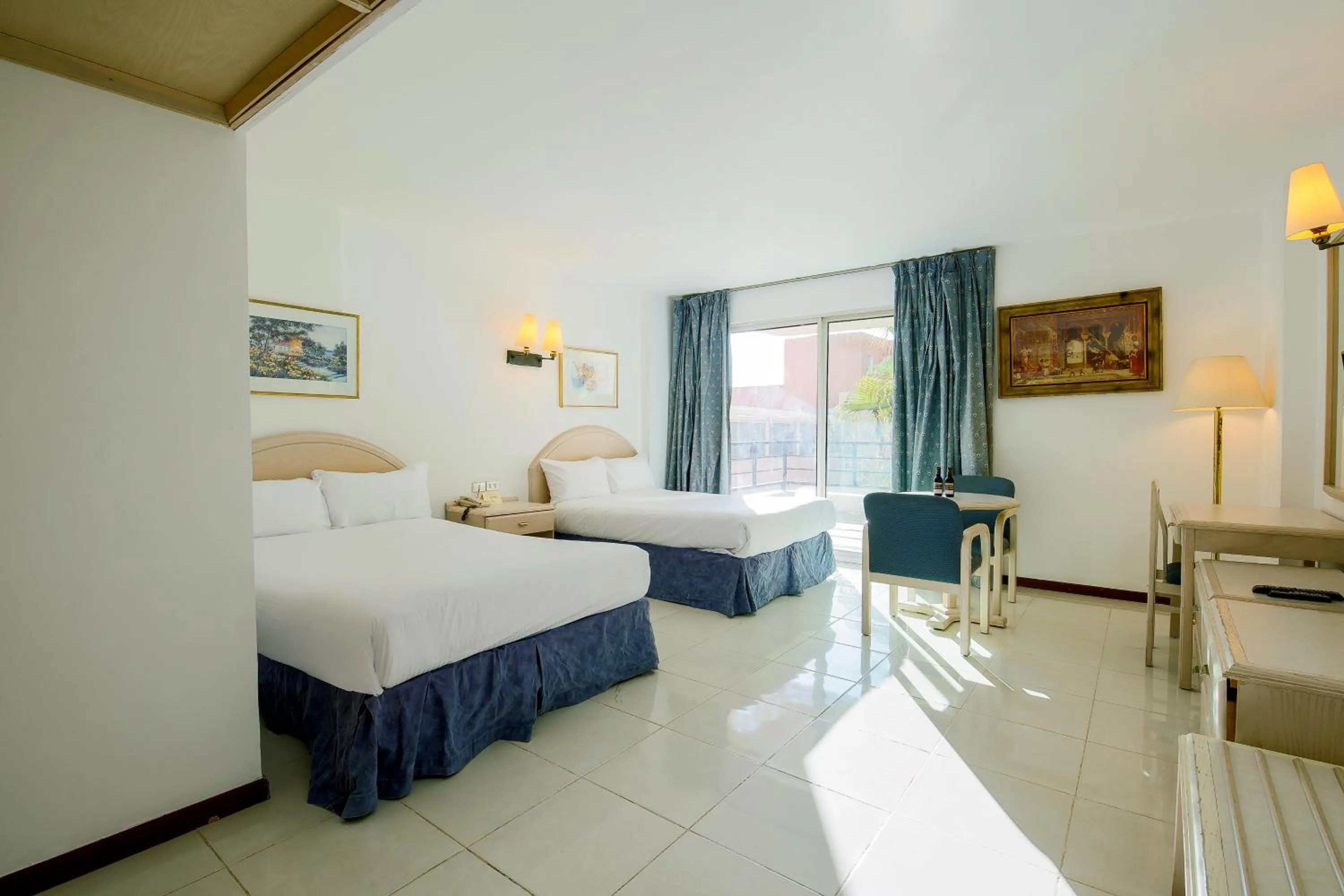 Bedroom, Bed in Petra Palace Hotel