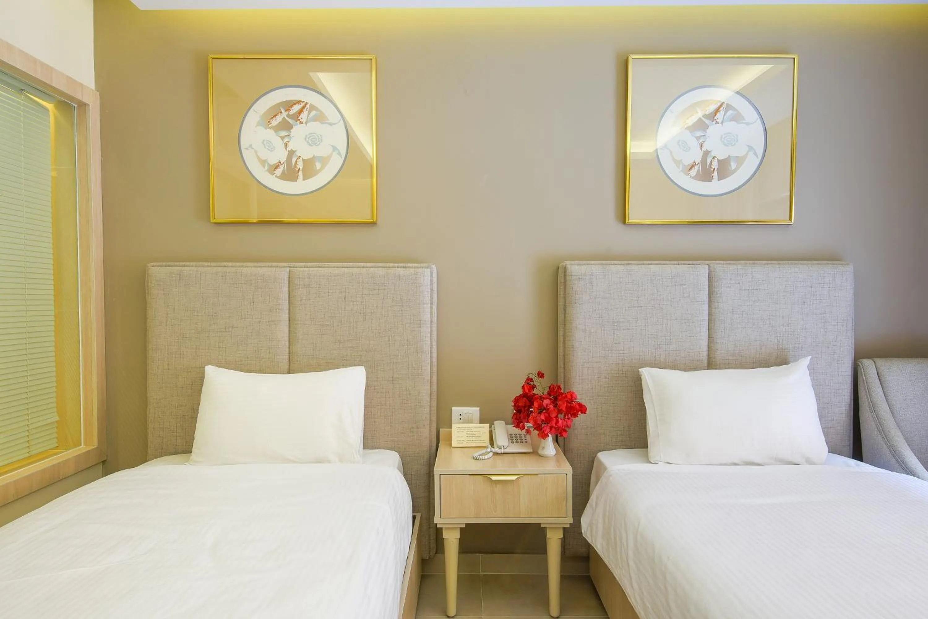 Bedroom, Bed in Petra Palace Hotel