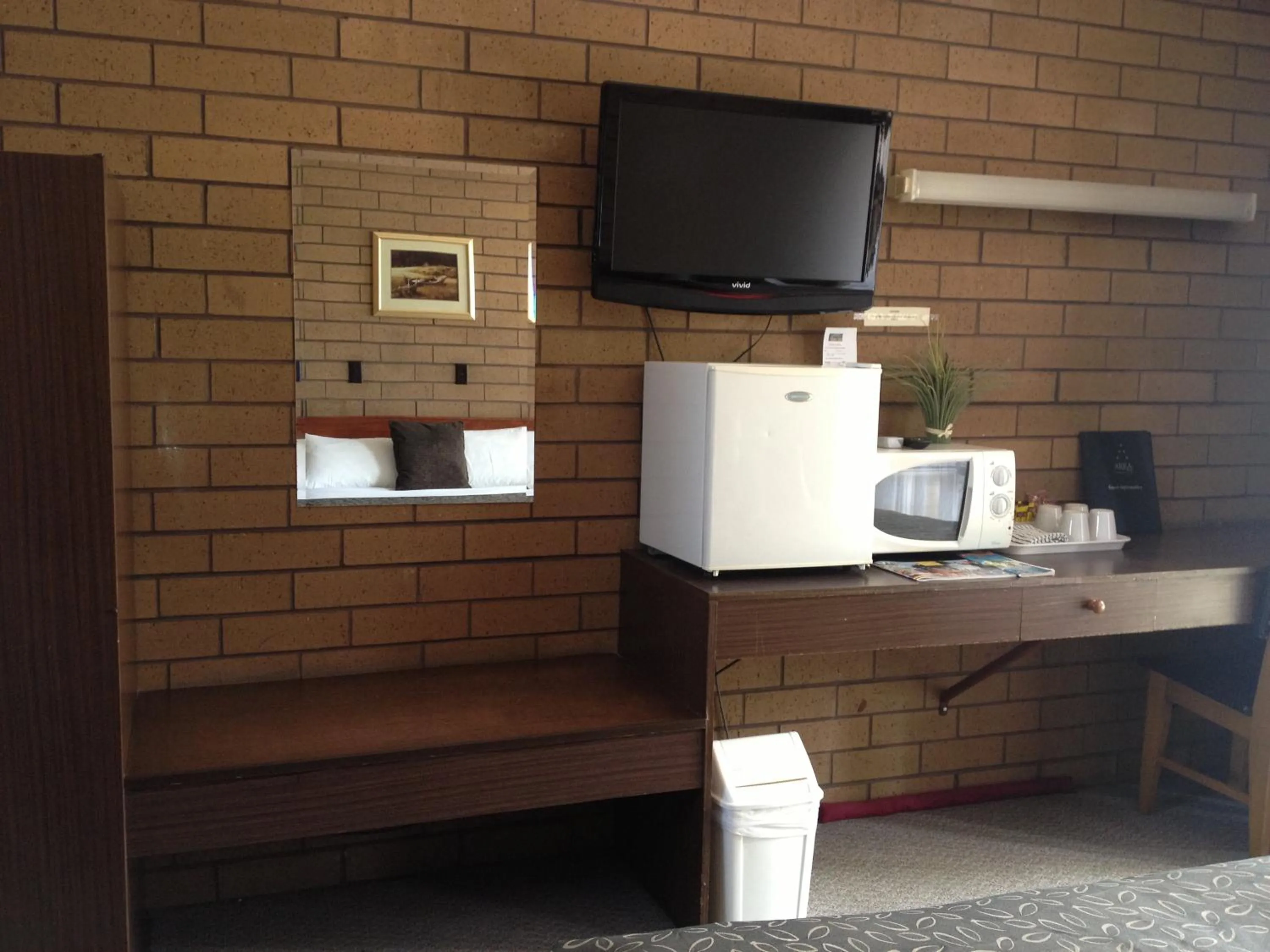 TV and multimedia in Rippleside Park Motor Inn