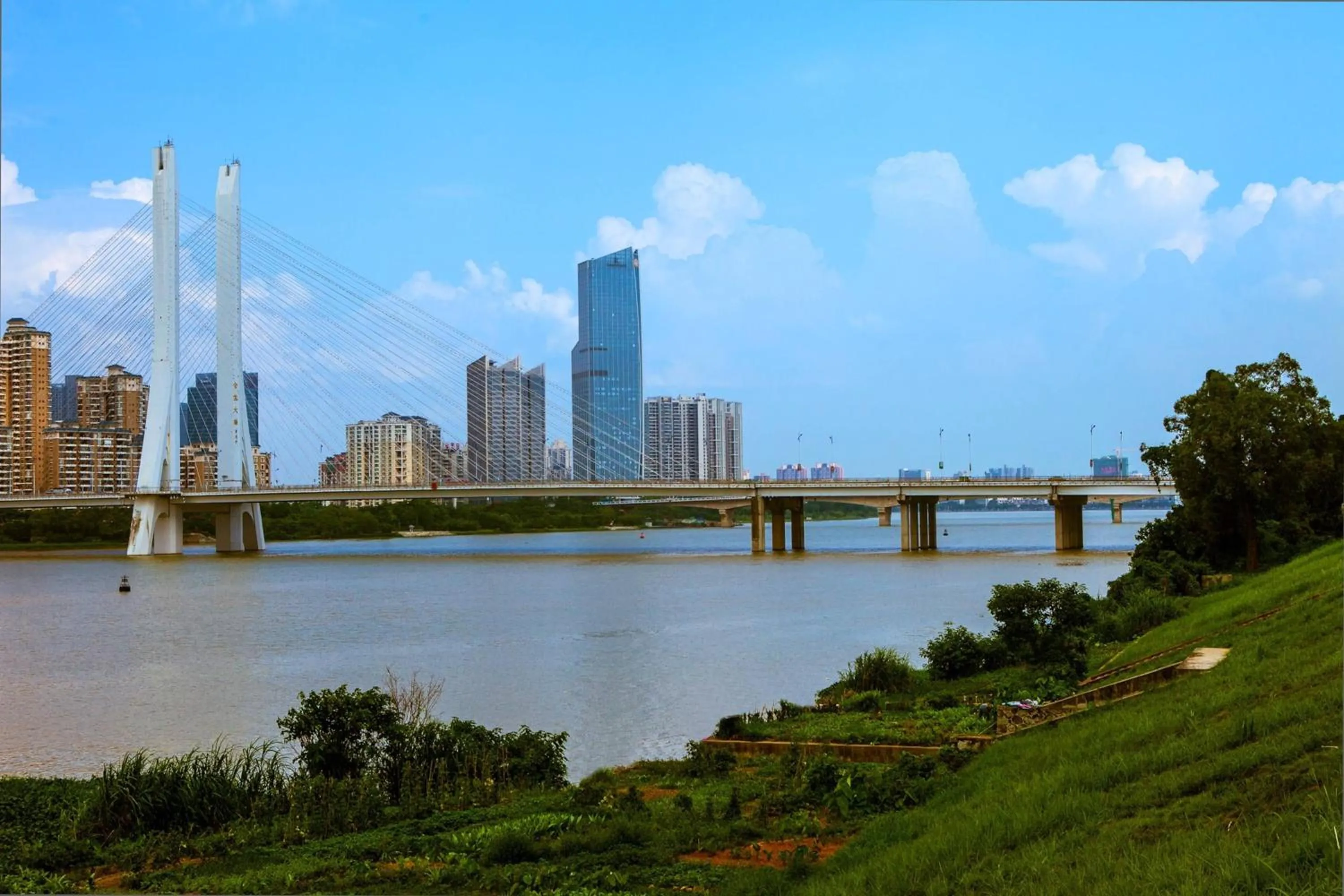 Property building in Renaissance Huizhou Hotel