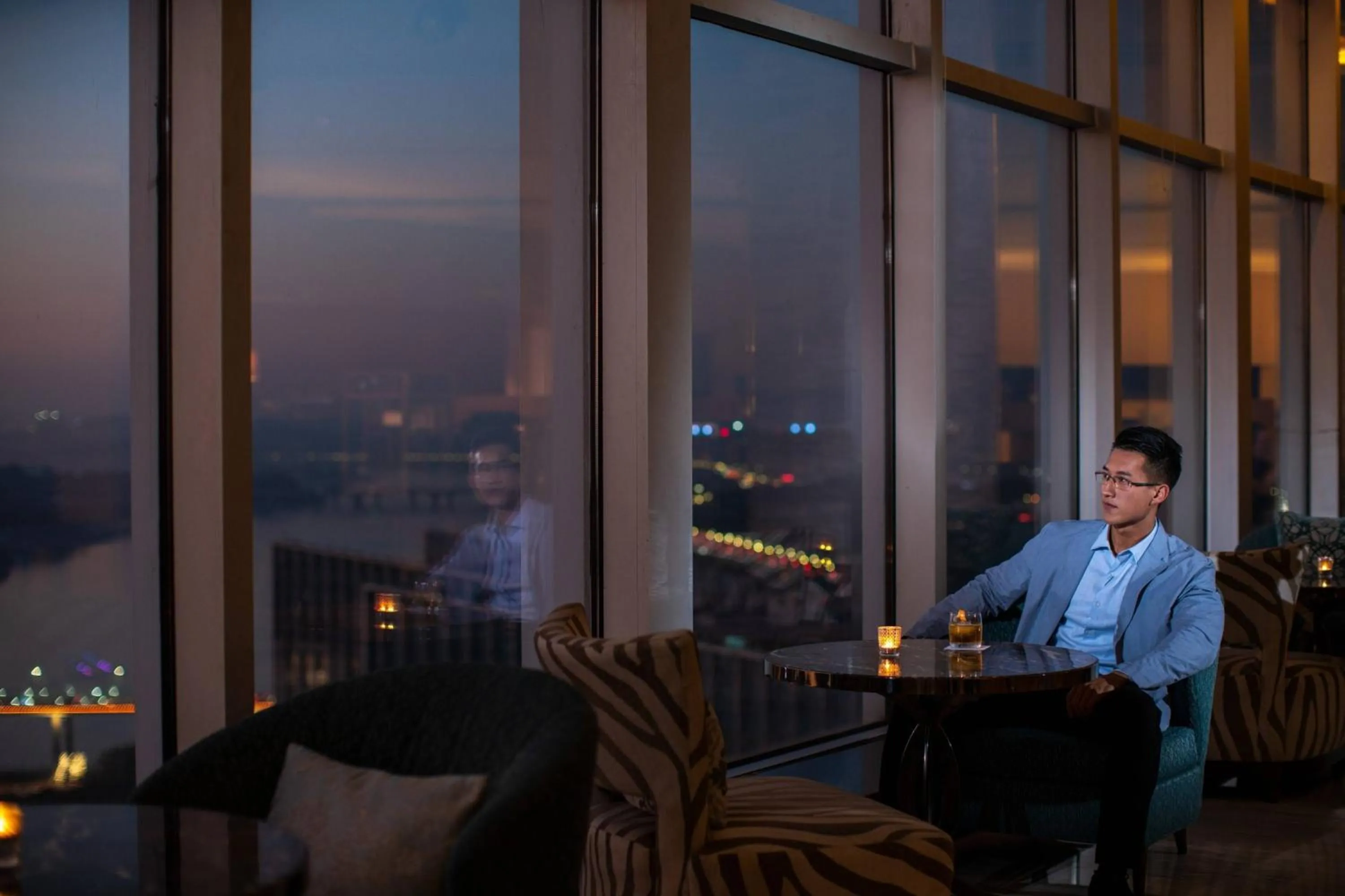 Lounge or bar in Renaissance Huizhou Hotel