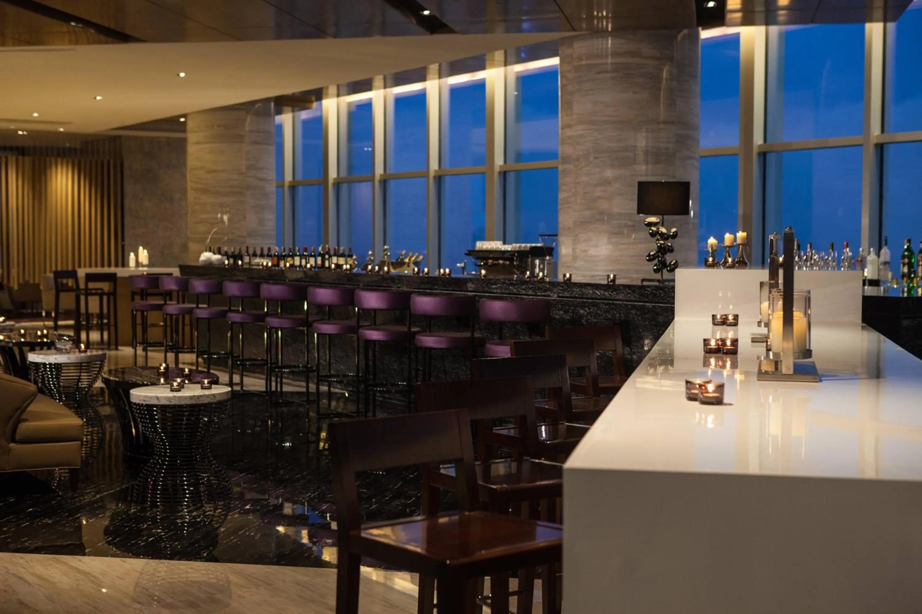 Lobby or reception in Renaissance Huizhou Hotel