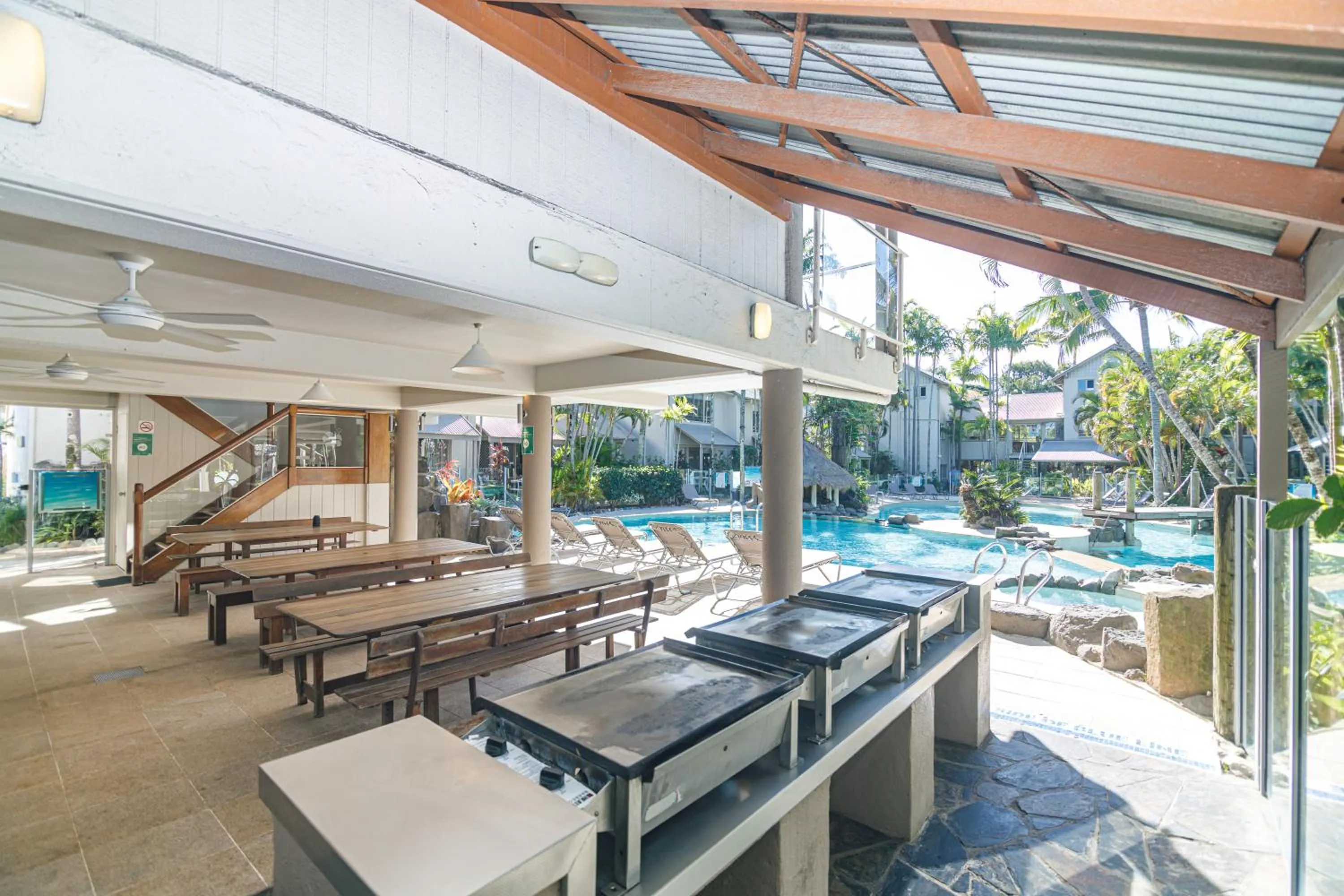 BBQ facilities in The Islander Noosa Resort