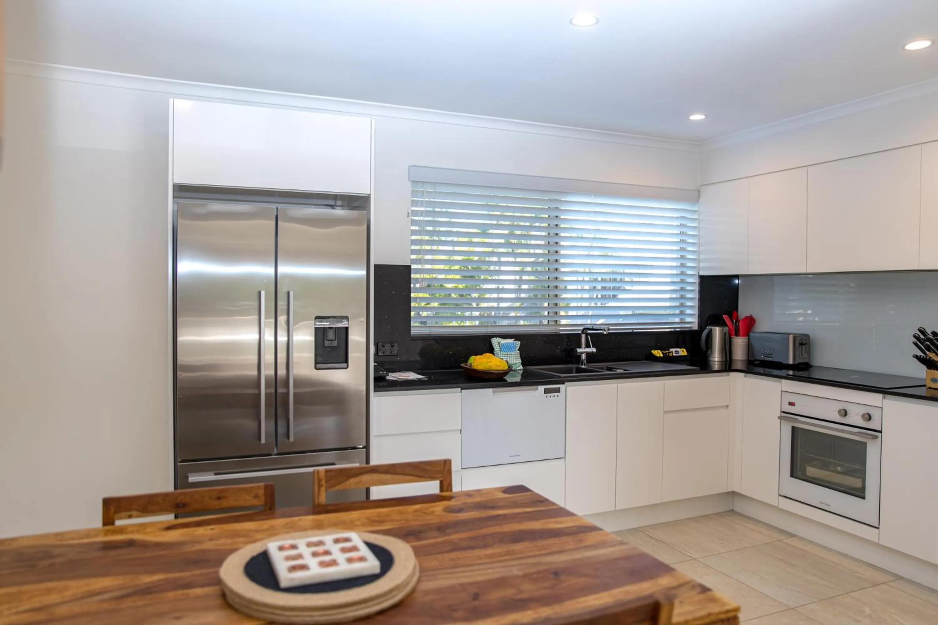 Kitchen or kitchenette in The Islander Noosa Resort