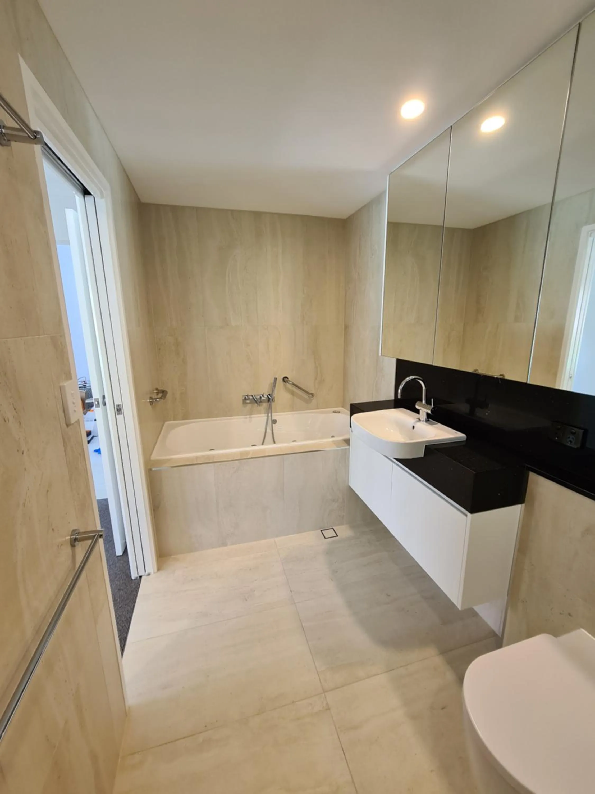 Hot Tub in The Islander Noosa Resort