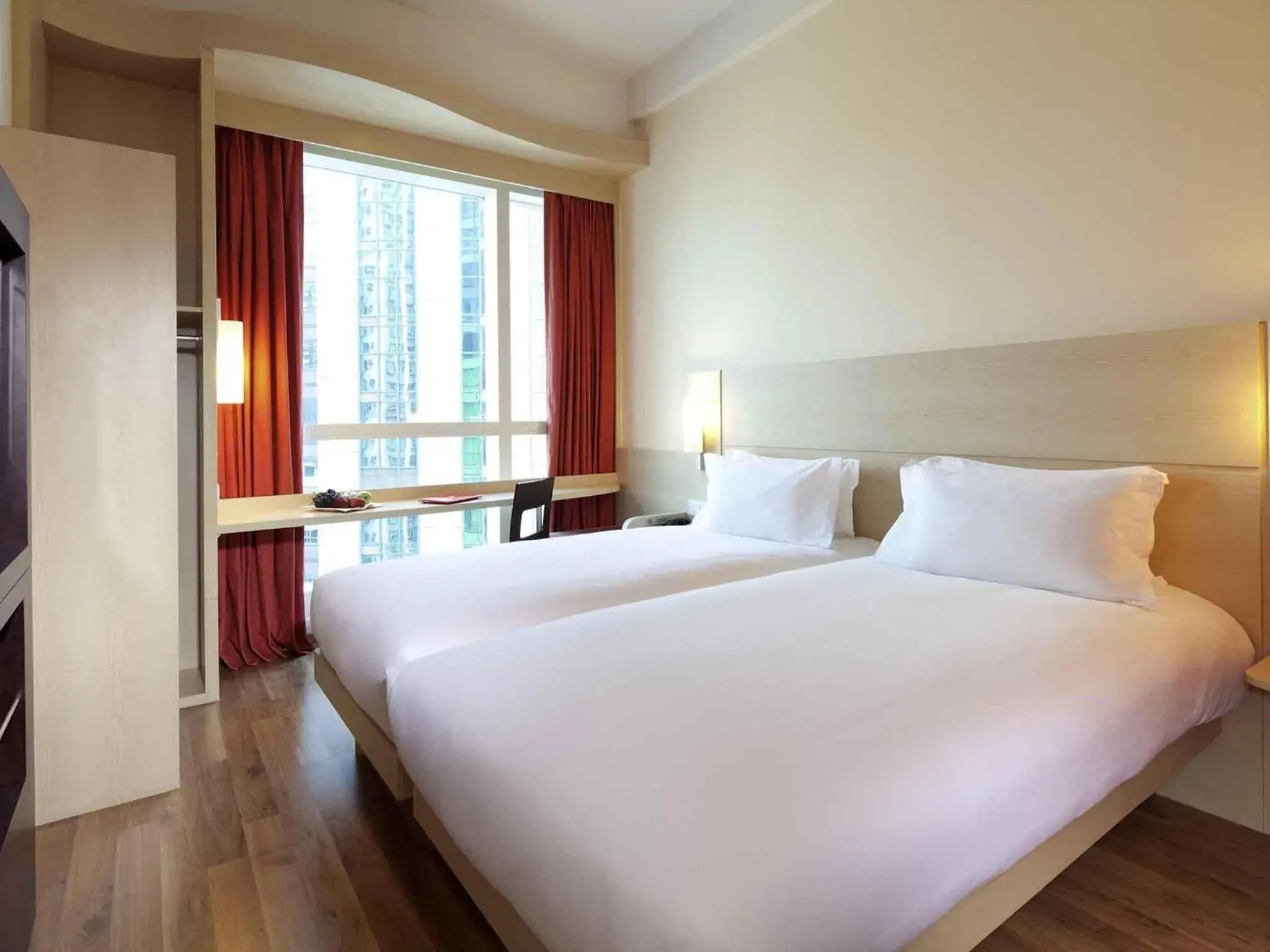 Standard Twin Room with City View in Ibis Hong Kong Central & Sheung Wan Standard Twin Room with City View in Ibis Hong Kong Central & Sheung Wan