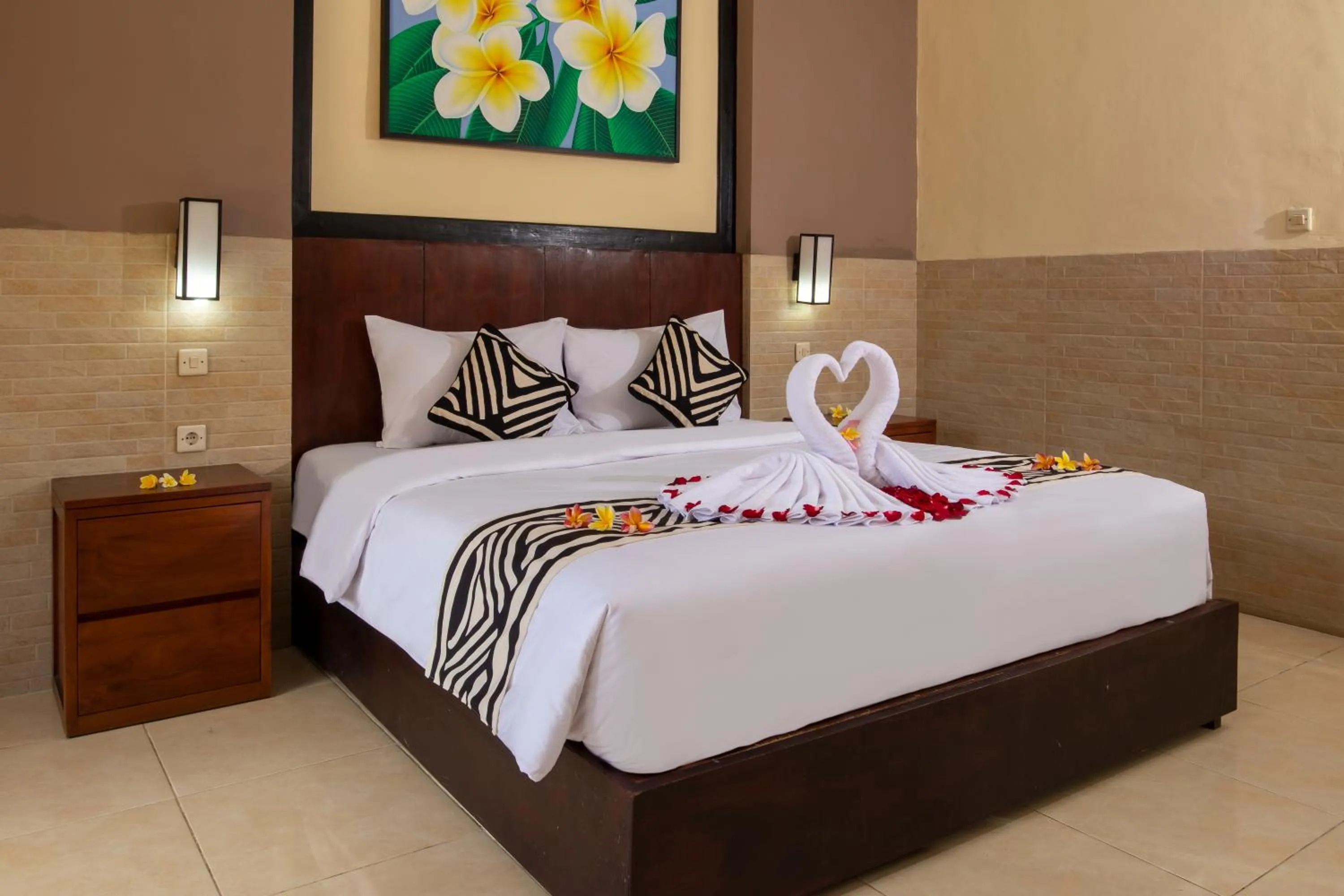 Bed in Suriwathi Hotel Legian
