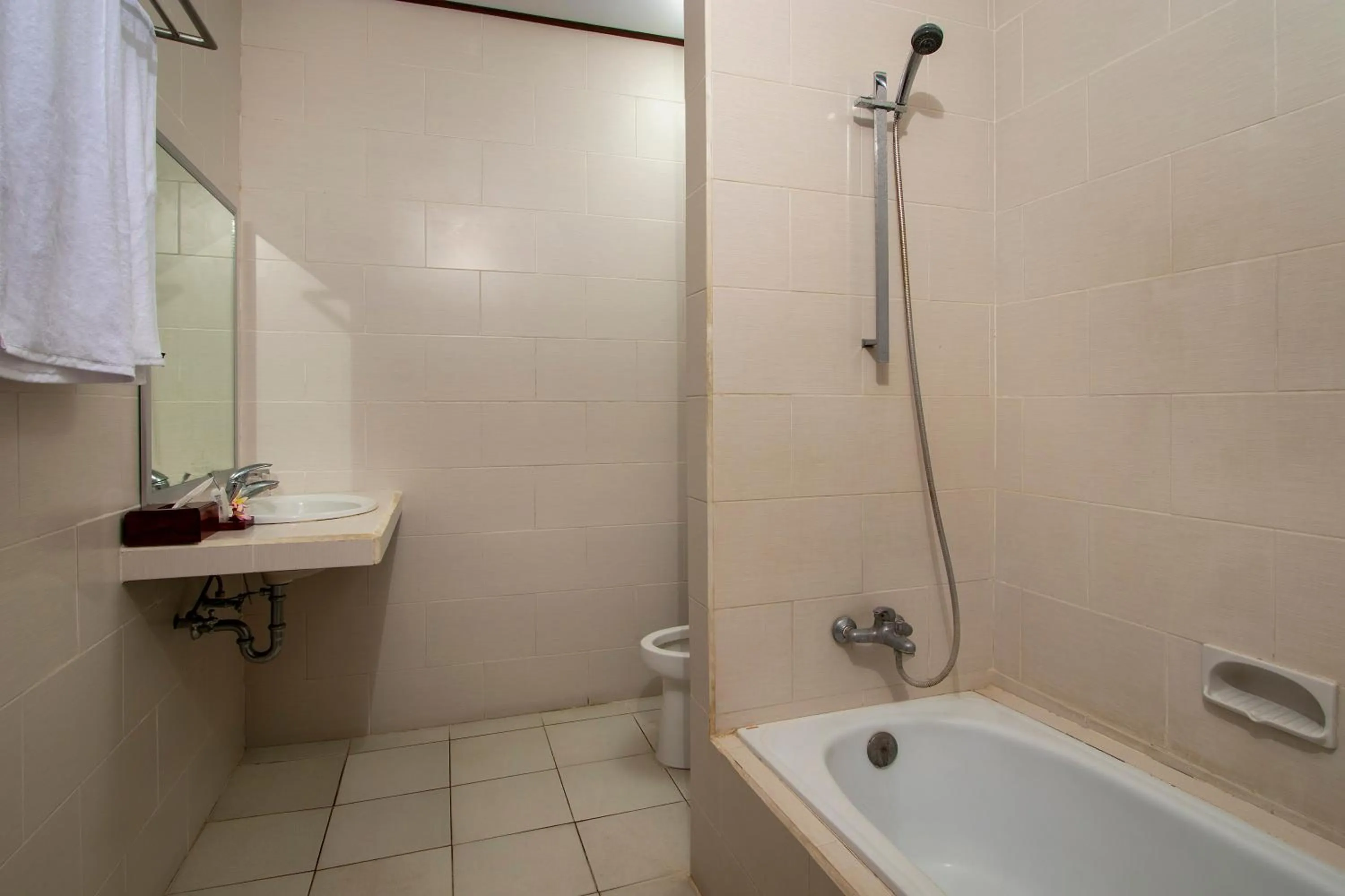 Bathroom in Suriwathi Hotel Legian