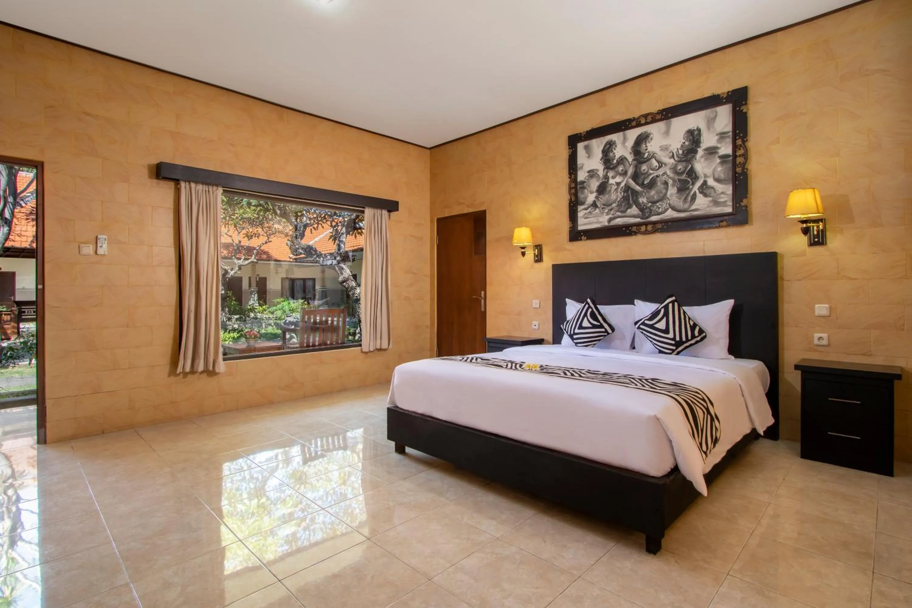 Bed in Suriwathi Hotel Legian