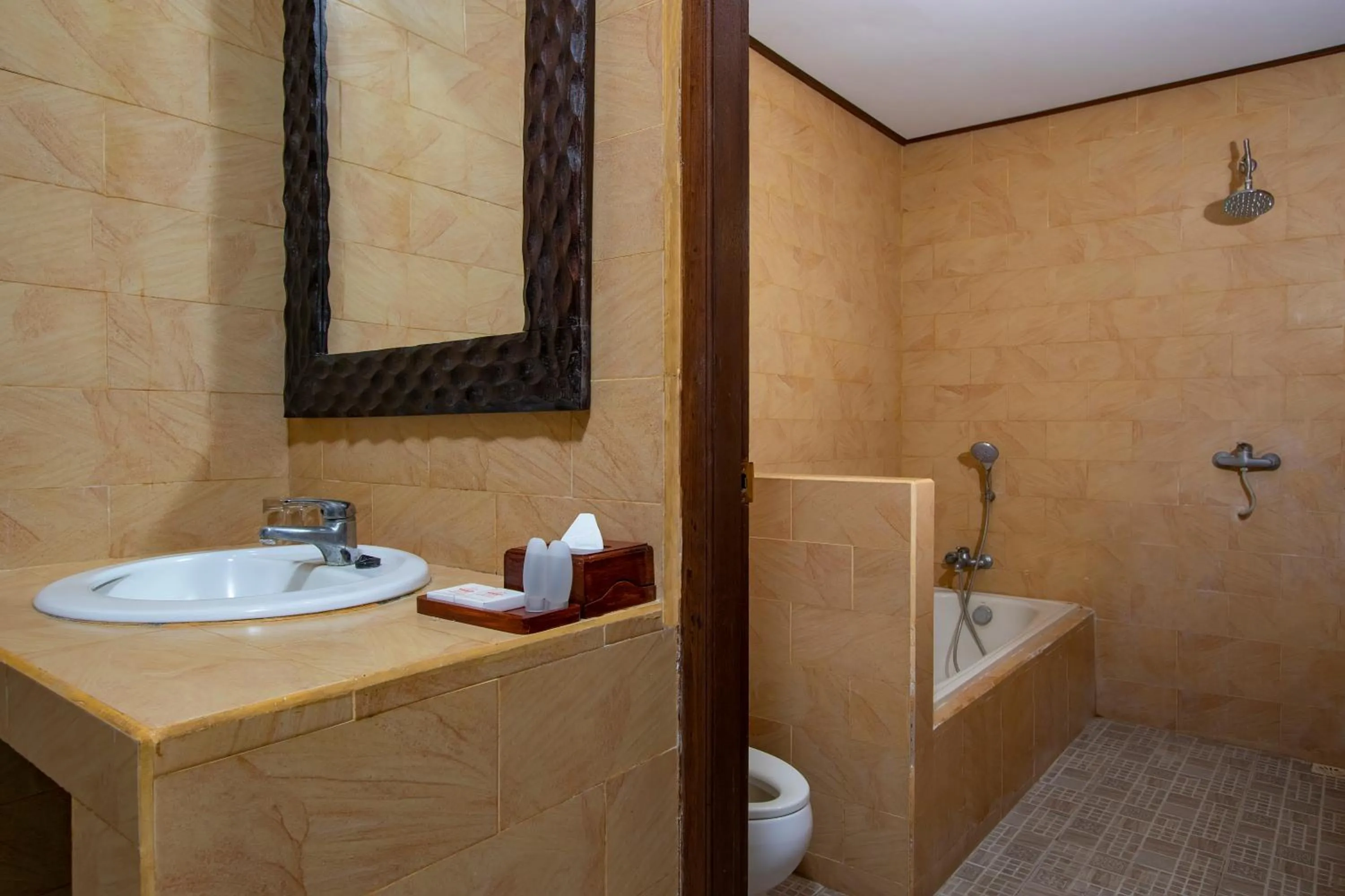 Bathroom in Suriwathi Hotel Legian