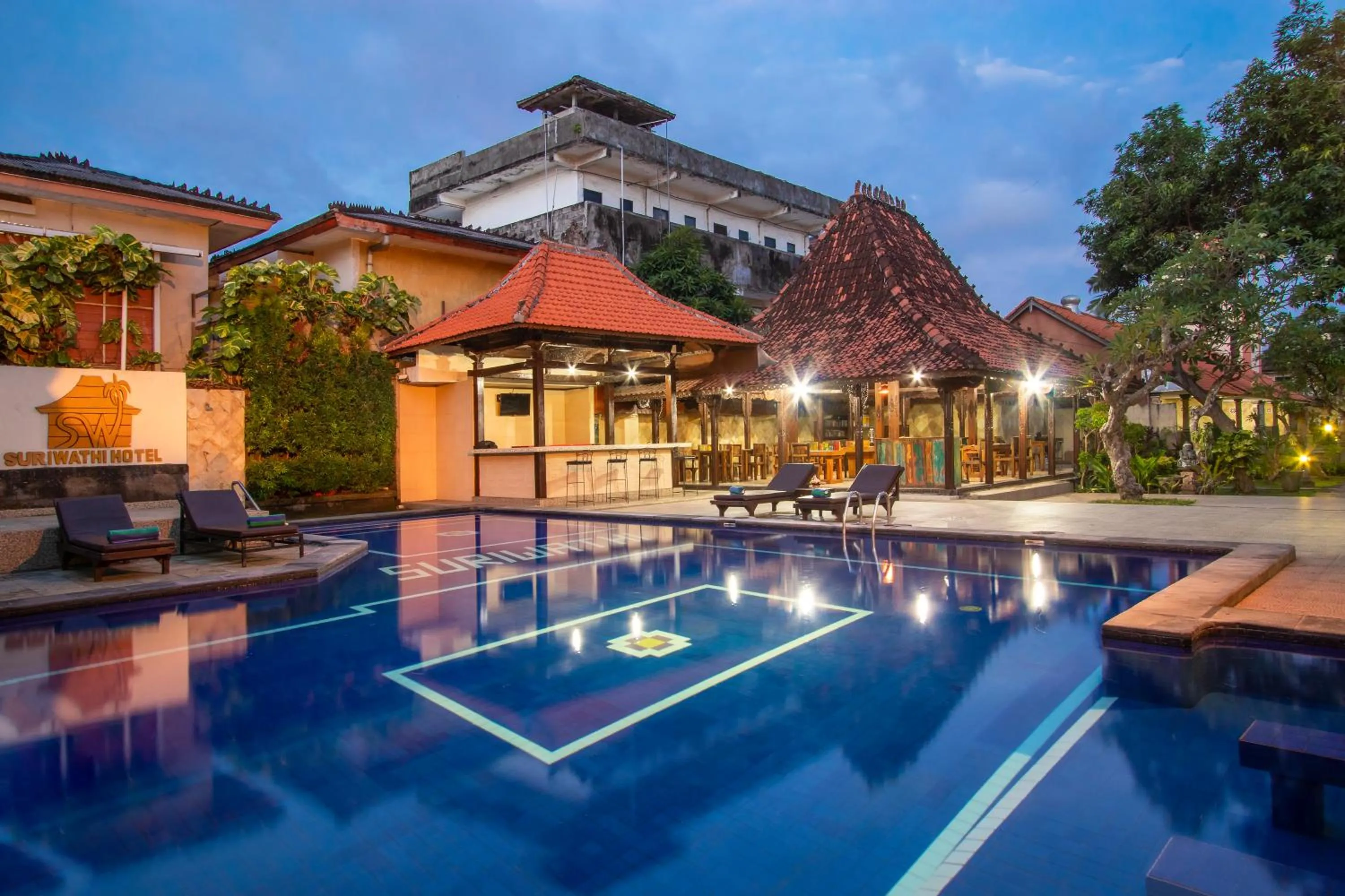Swimming pool in Suriwathi Hotel Legian