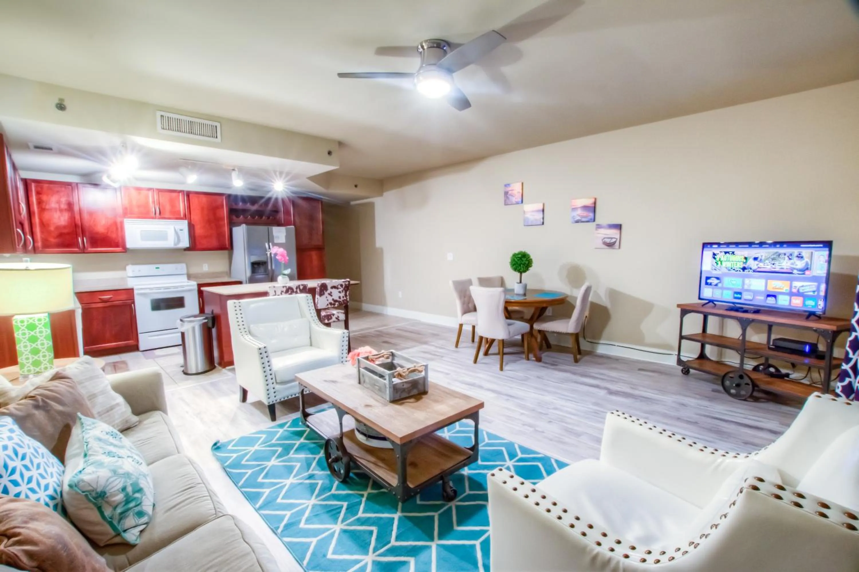 Laketown Wharf 1035 By Aneliya