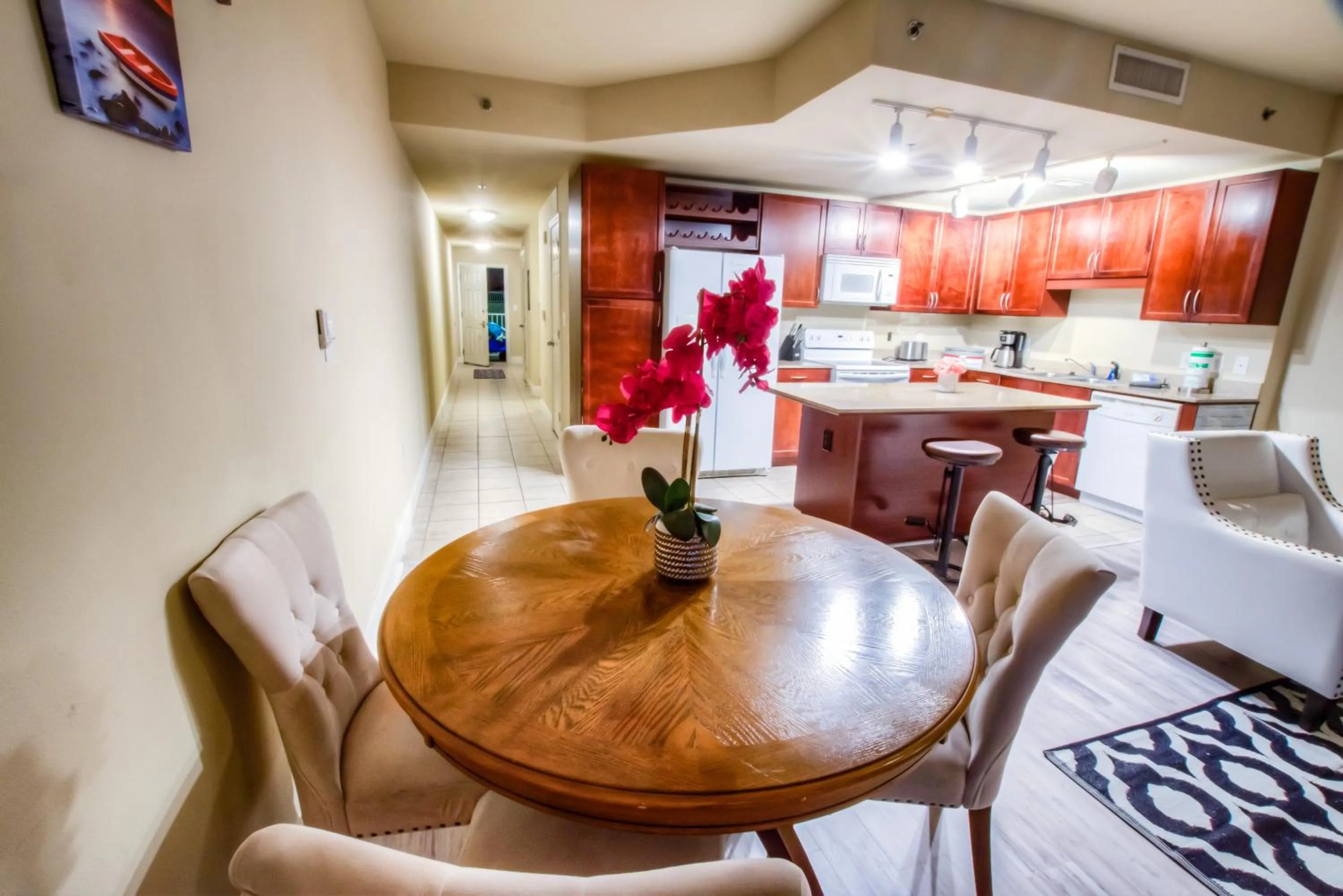 Laketown Wharf 1035 By Aneliya