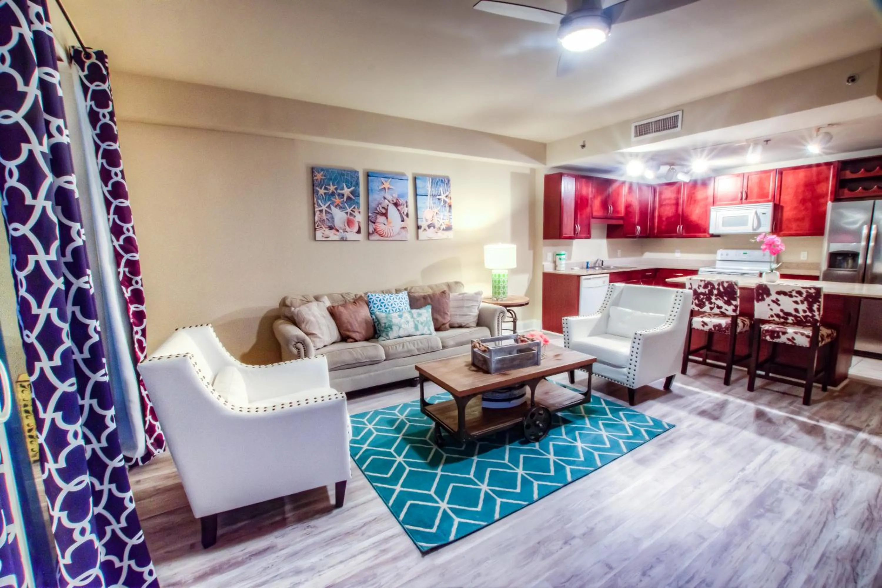 Laketown Wharf 1035 By Aneliya